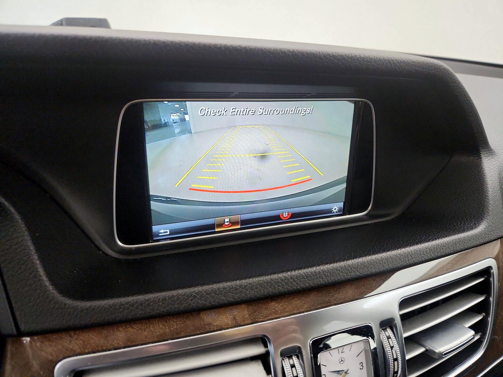 Thumbnail: 2016 Mercedes-Benz E-Class - 15