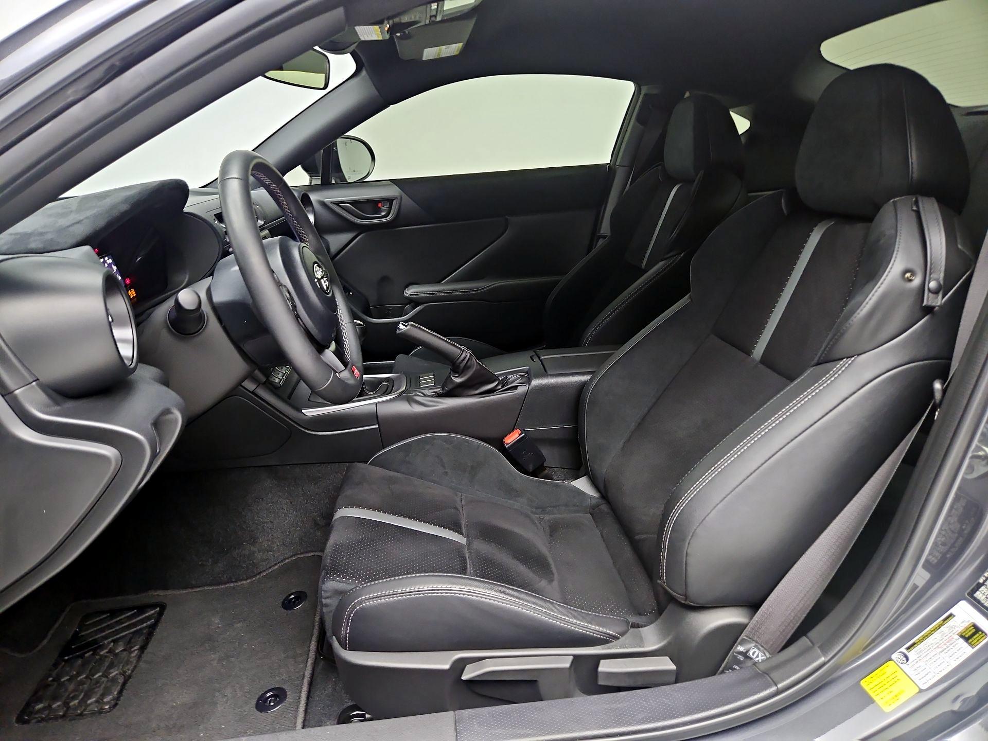 Thumbnail: 2025 Toyota GR86 - 11