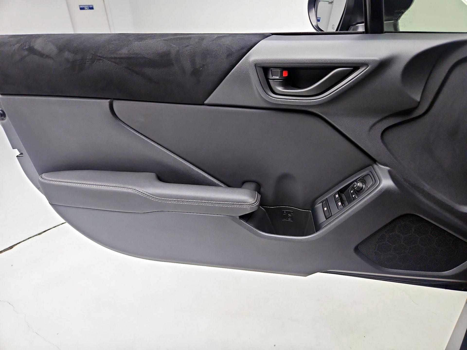 Thumbnail: 2025 Toyota GR86 - 12