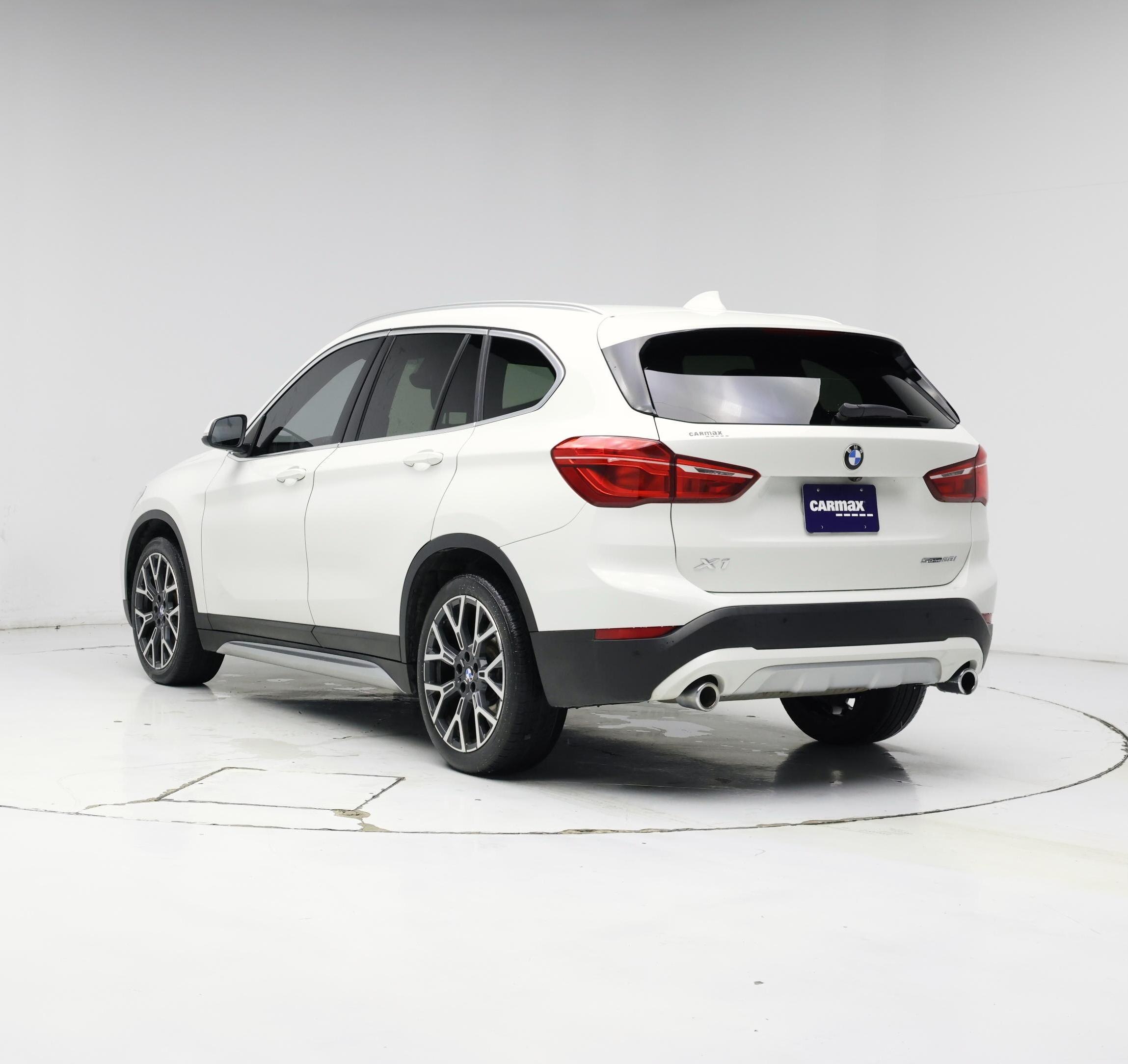 Thumbnail: 2021 BMW X1 - 2