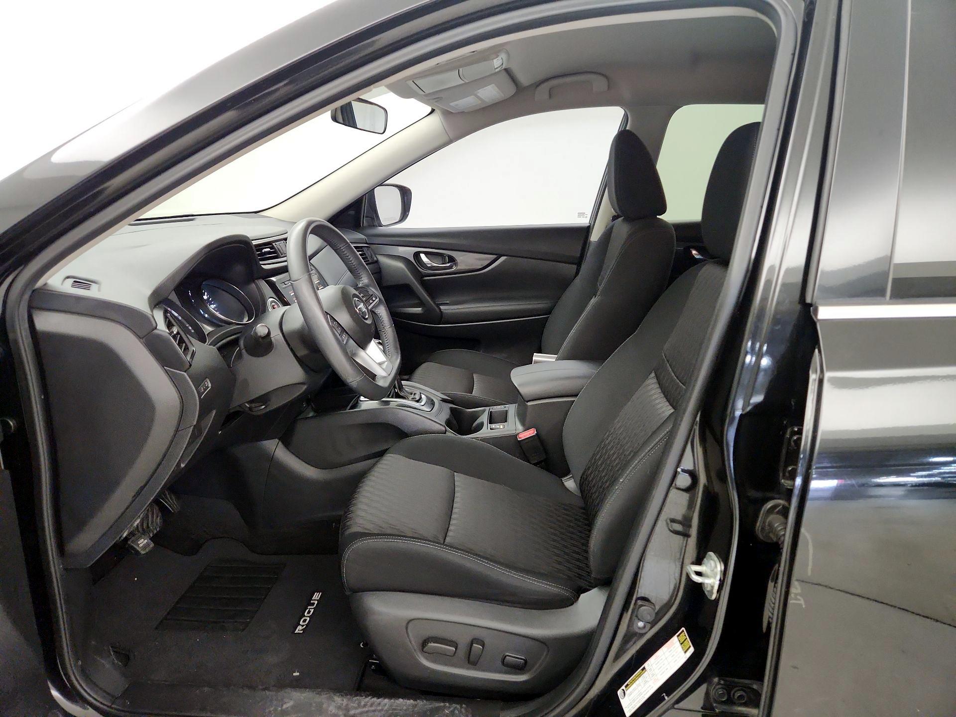 Thumbnail: 2017 Nissan Rogue - 11