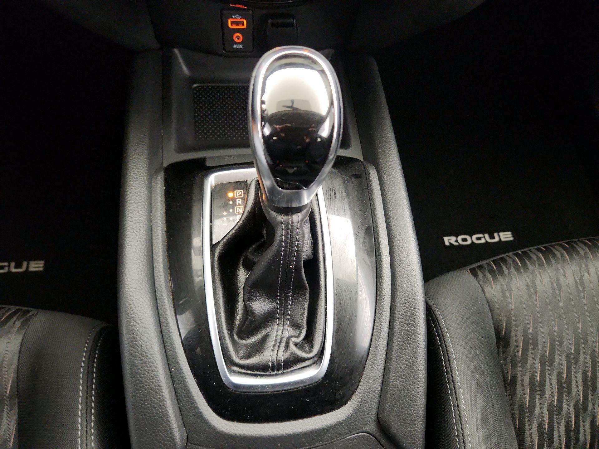 Thumbnail: 2017 Nissan Rogue - 17