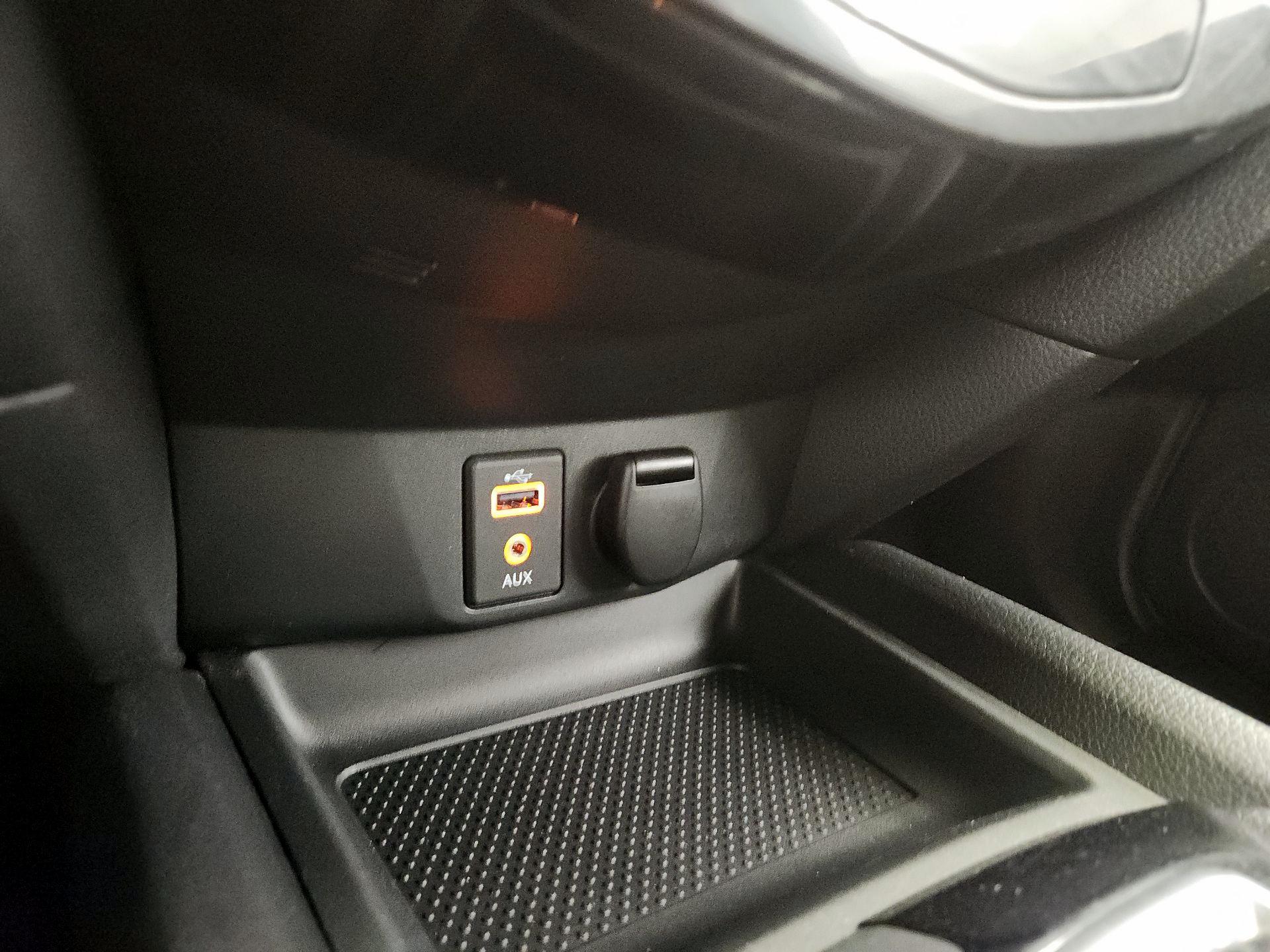 Thumbnail: 2017 Nissan Rogue - 18