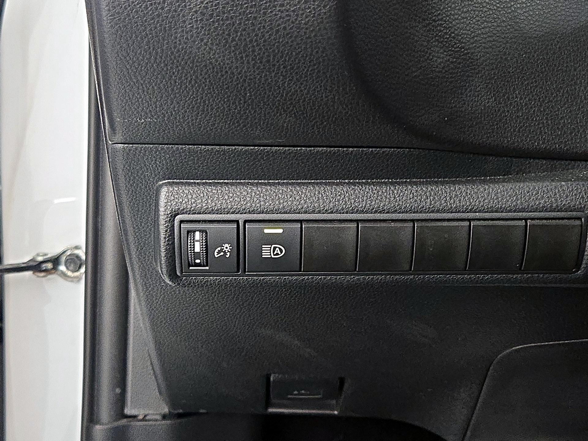 Thumbnail: 2024 Toyota Corolla - 13