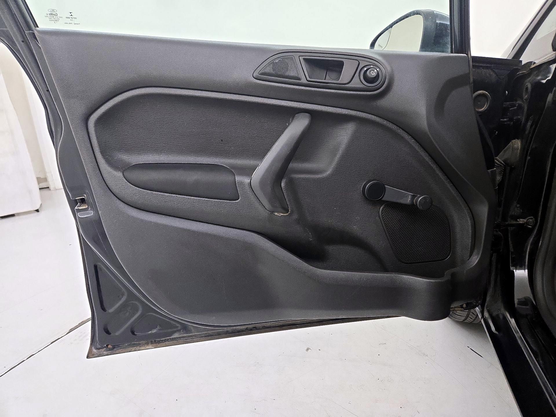 Thumbnail: 2019 Ford Fiesta - 12