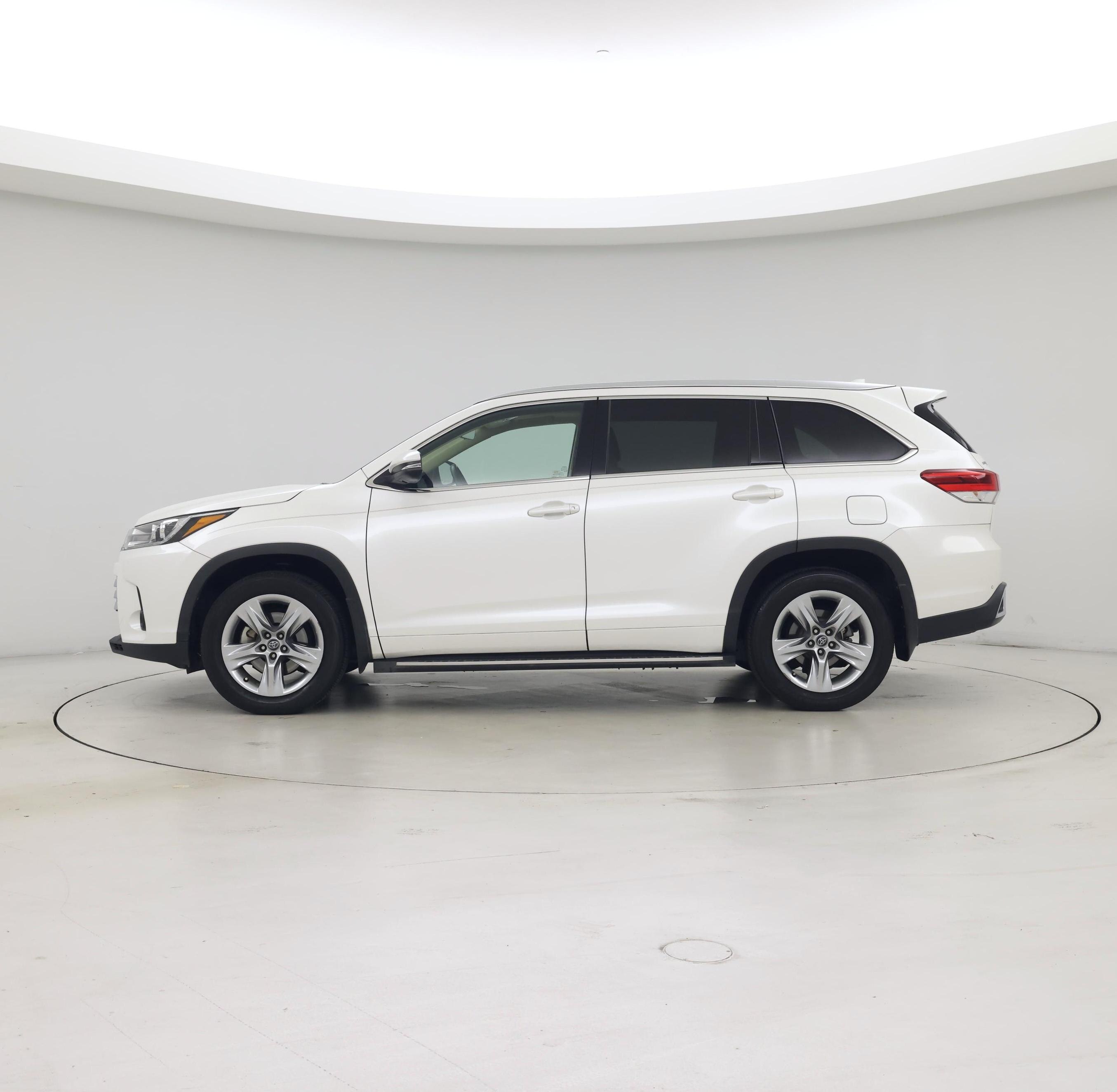 Thumbnail: 2017 Toyota Highlander - 3