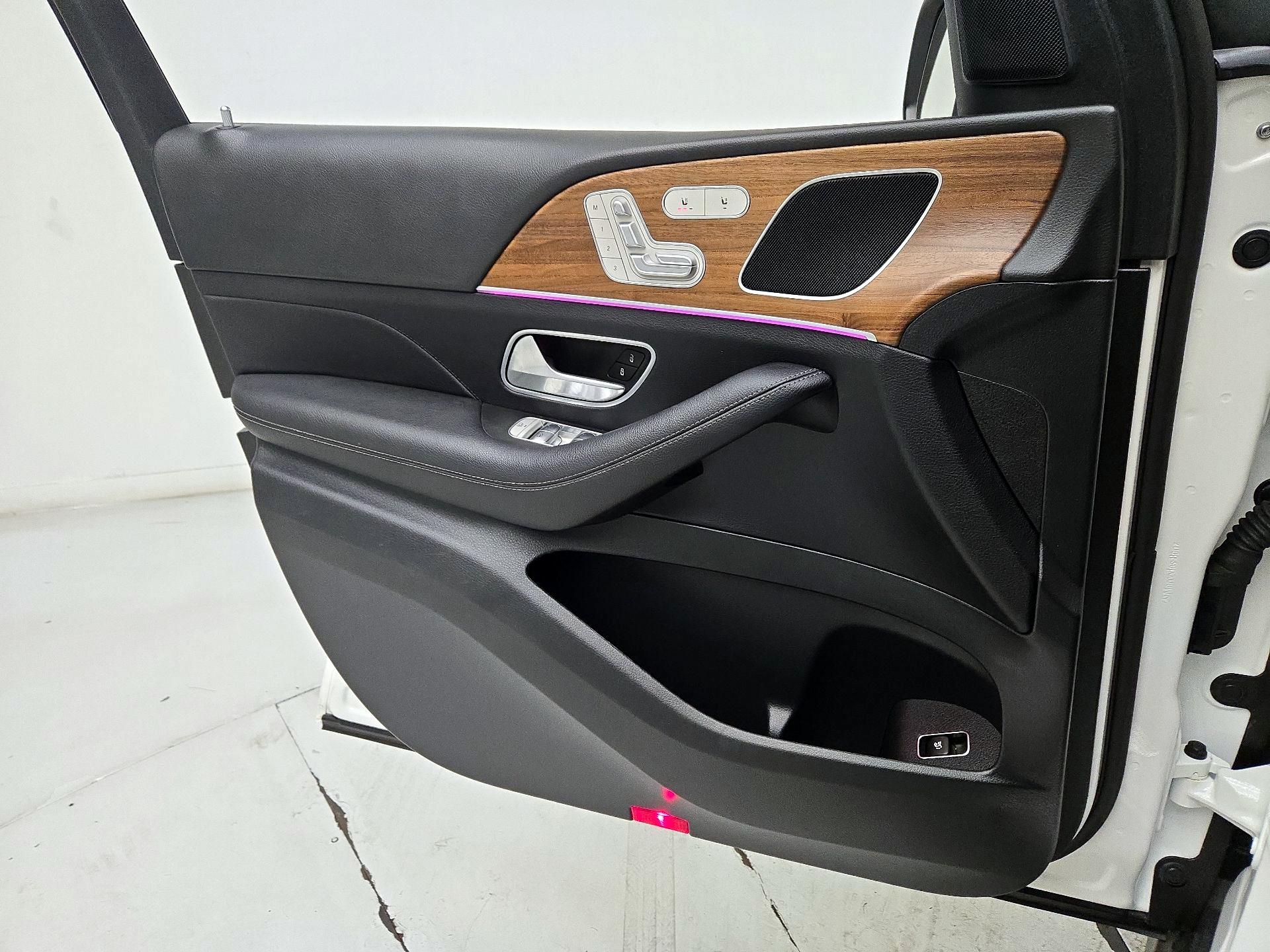 Thumbnail: 2025 Mercedes-Benz GLE - 12