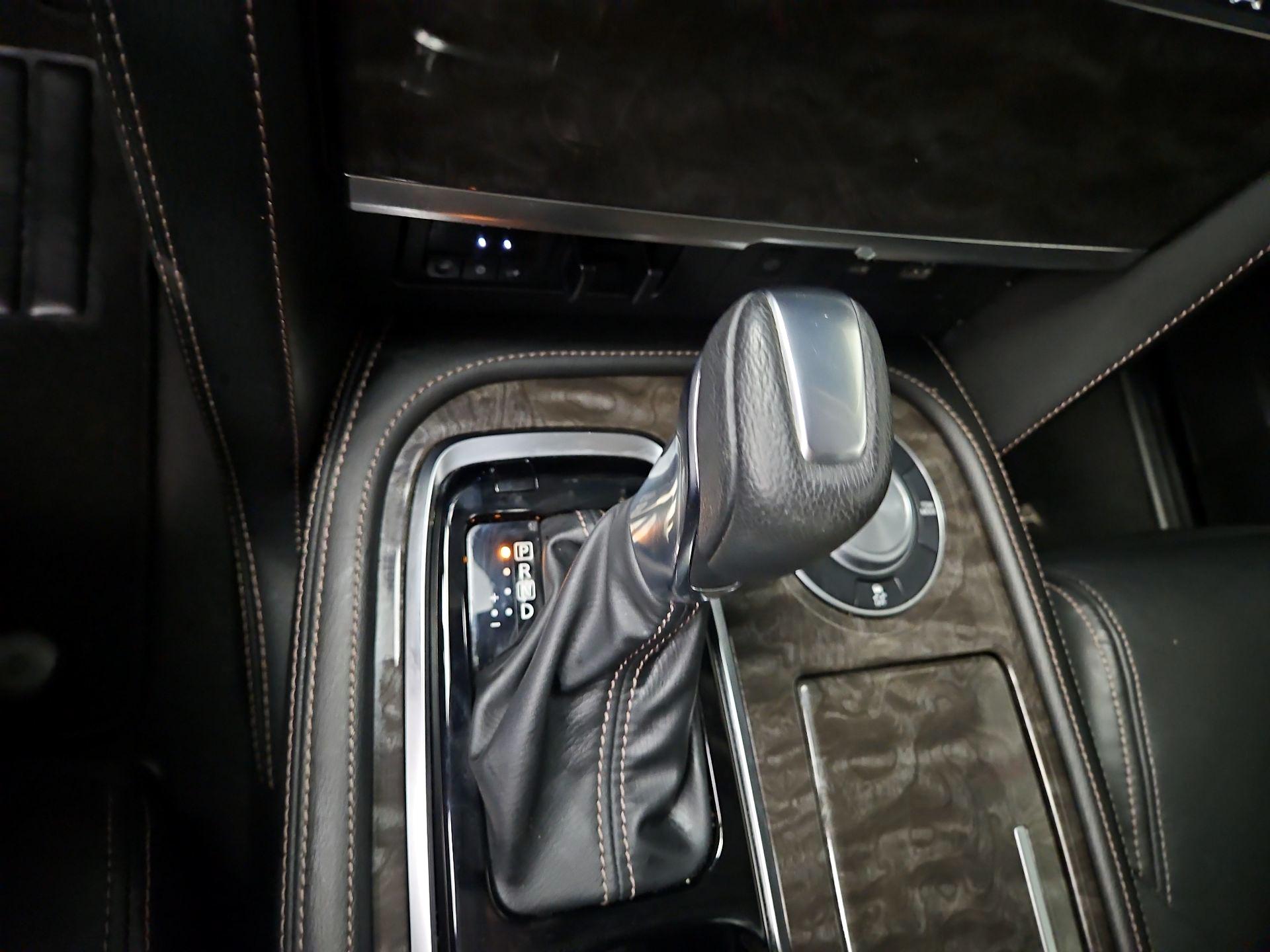 Thumbnail: 2022 Nissan Armada - 18