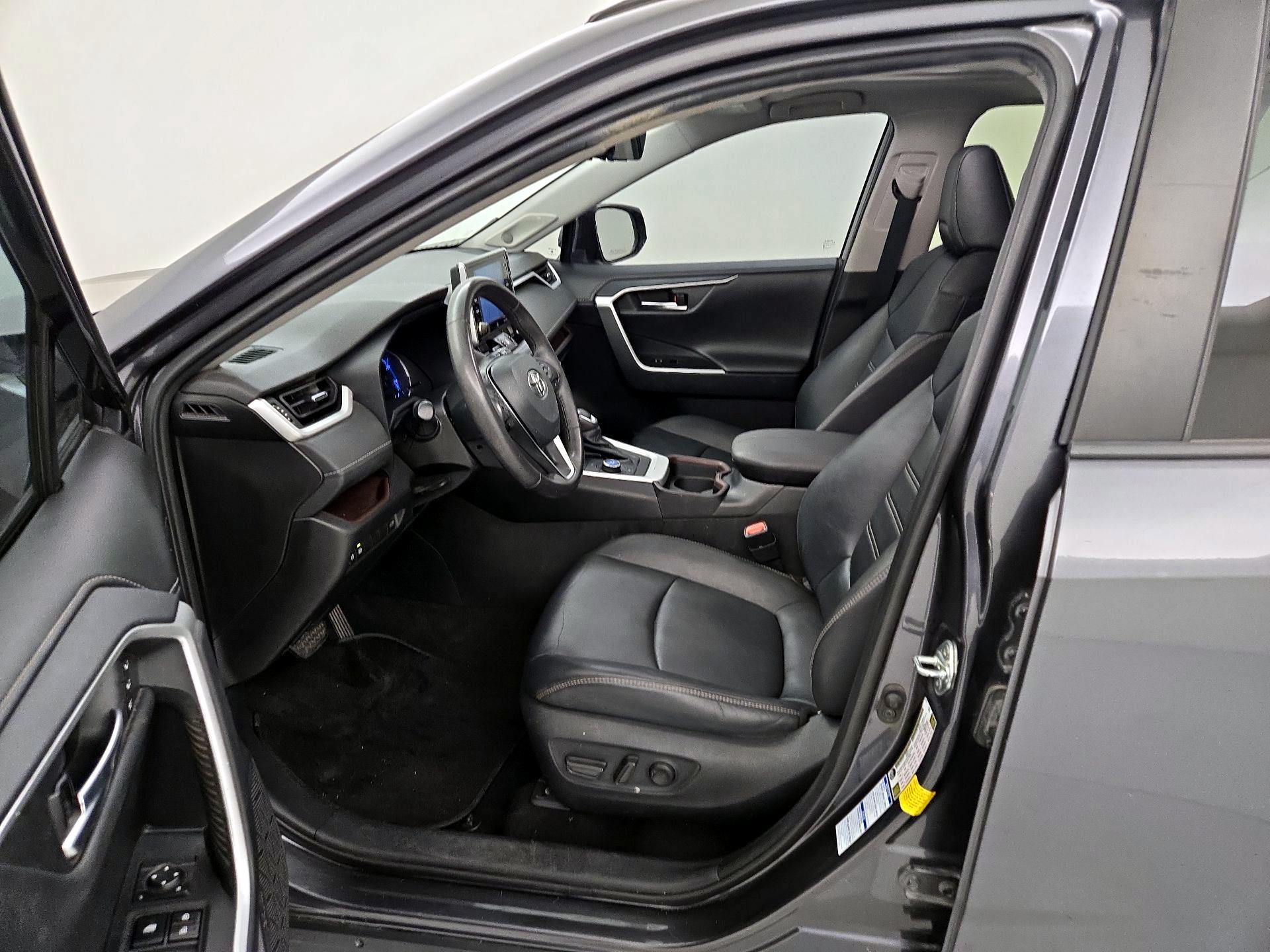 Thumbnail: 2021 Toyota RAV4 - 11