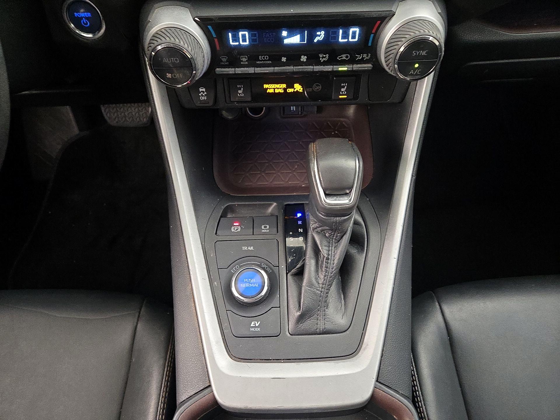 Thumbnail: 2021 Toyota RAV4 - 18