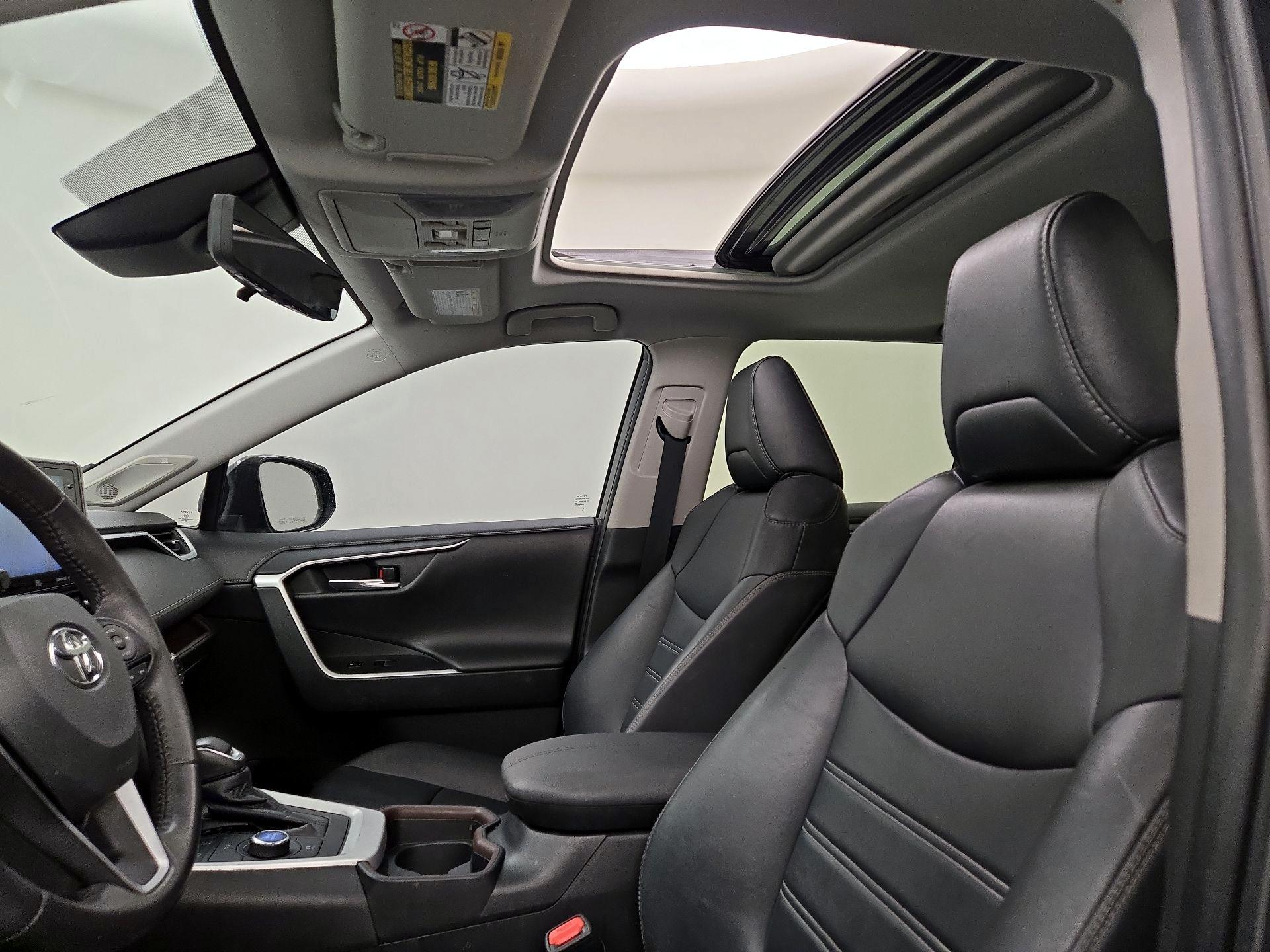 Thumbnail: 2021 Toyota RAV4 - 20