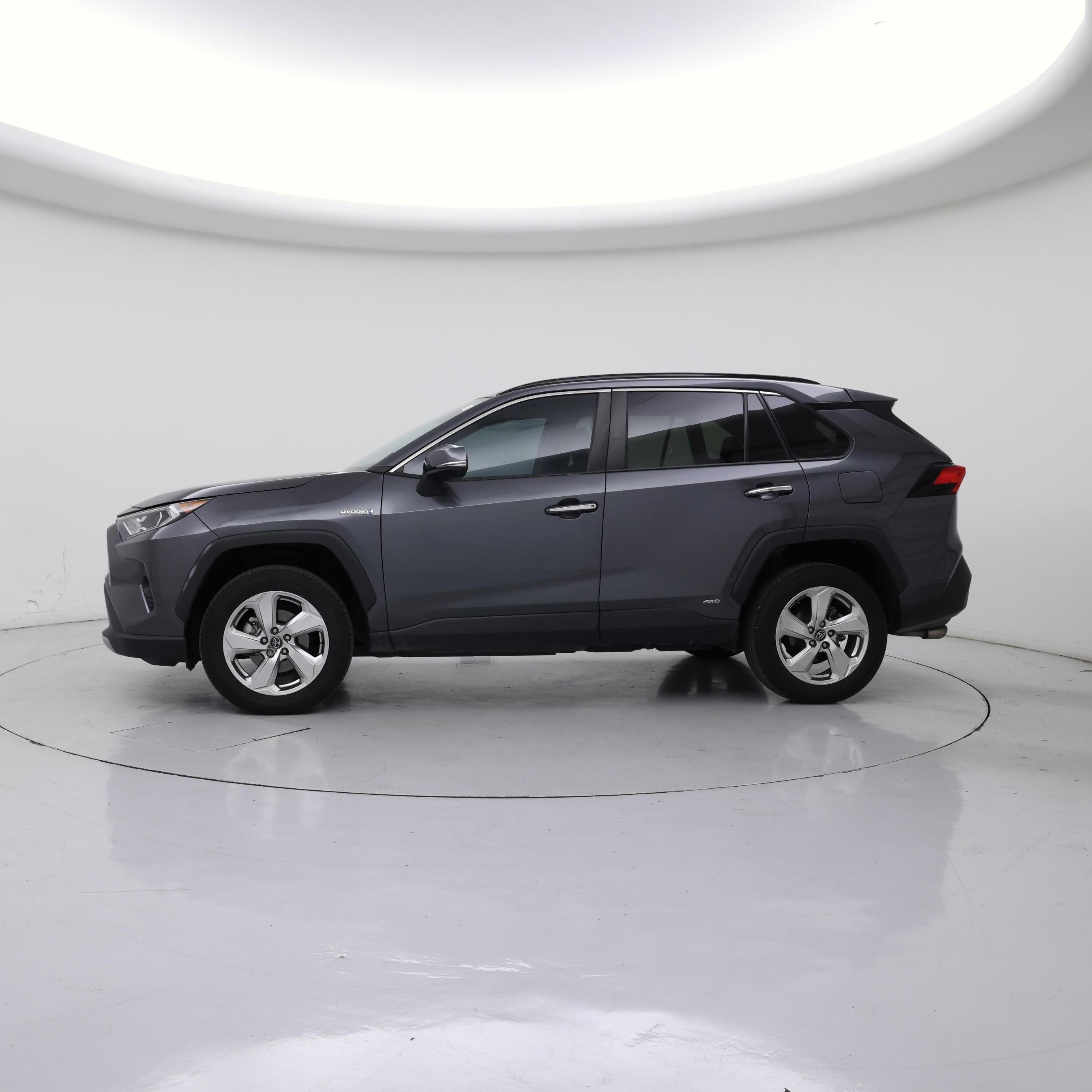 Thumbnail: 2021 Toyota RAV4 - 3