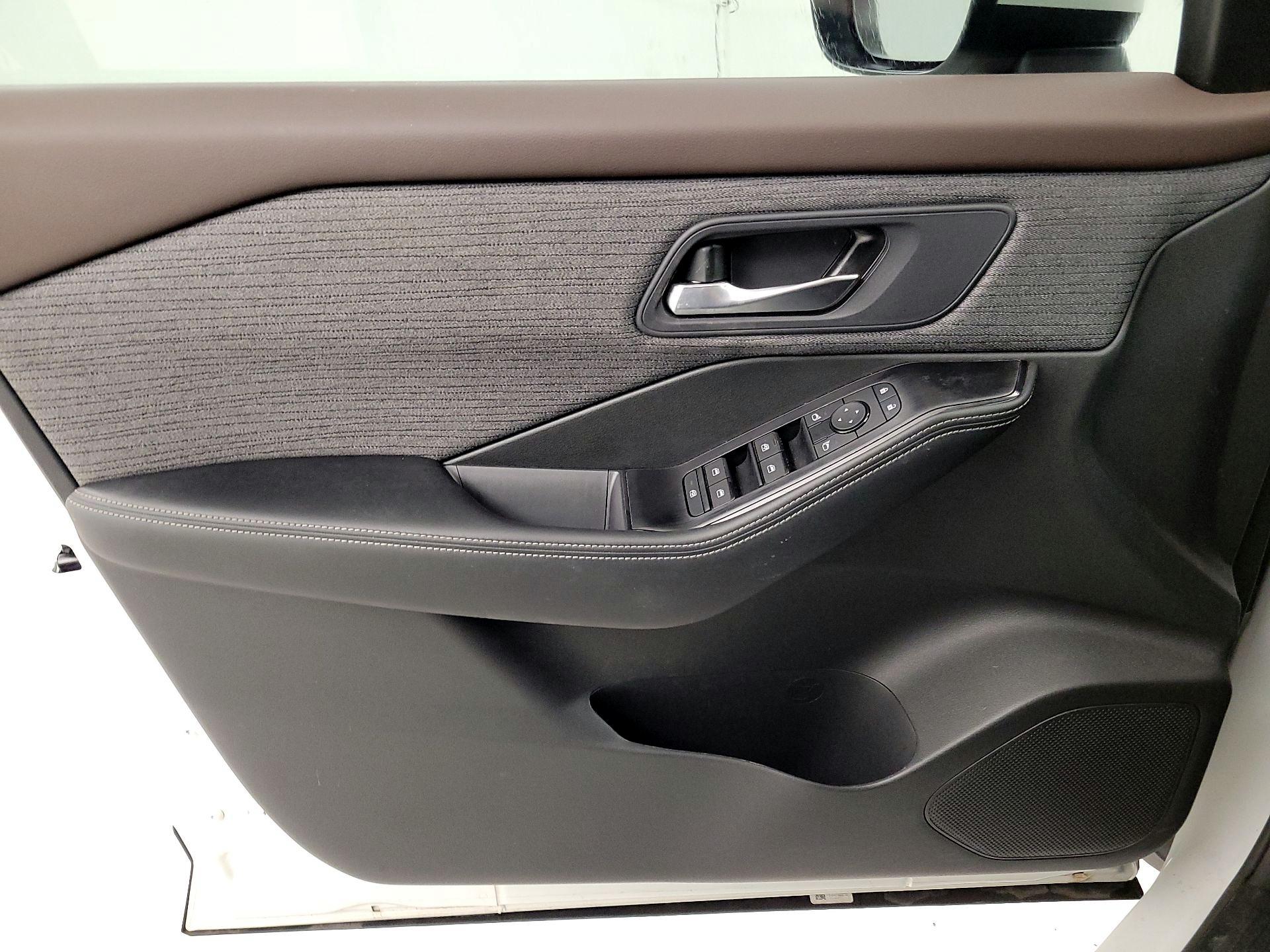 Thumbnail: 2023 Nissan Rogue - 12