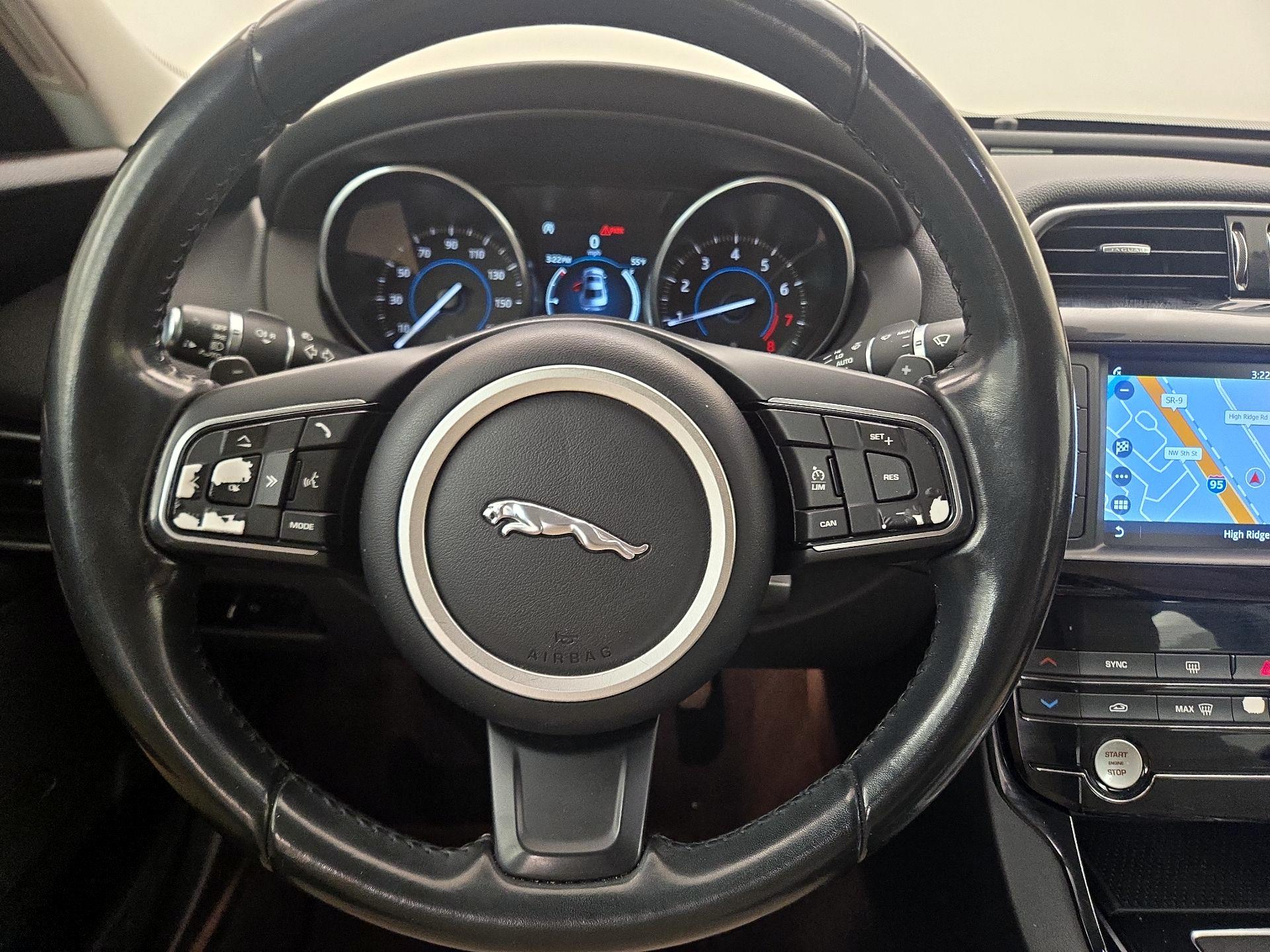 Thumbnail: 2018 Jaguar XE - 10