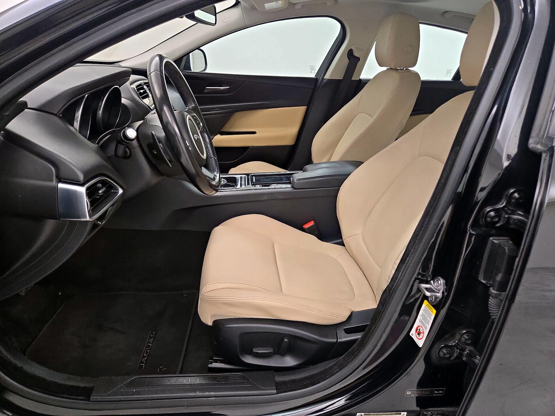 Thumbnail: 2018 Jaguar XE - 11