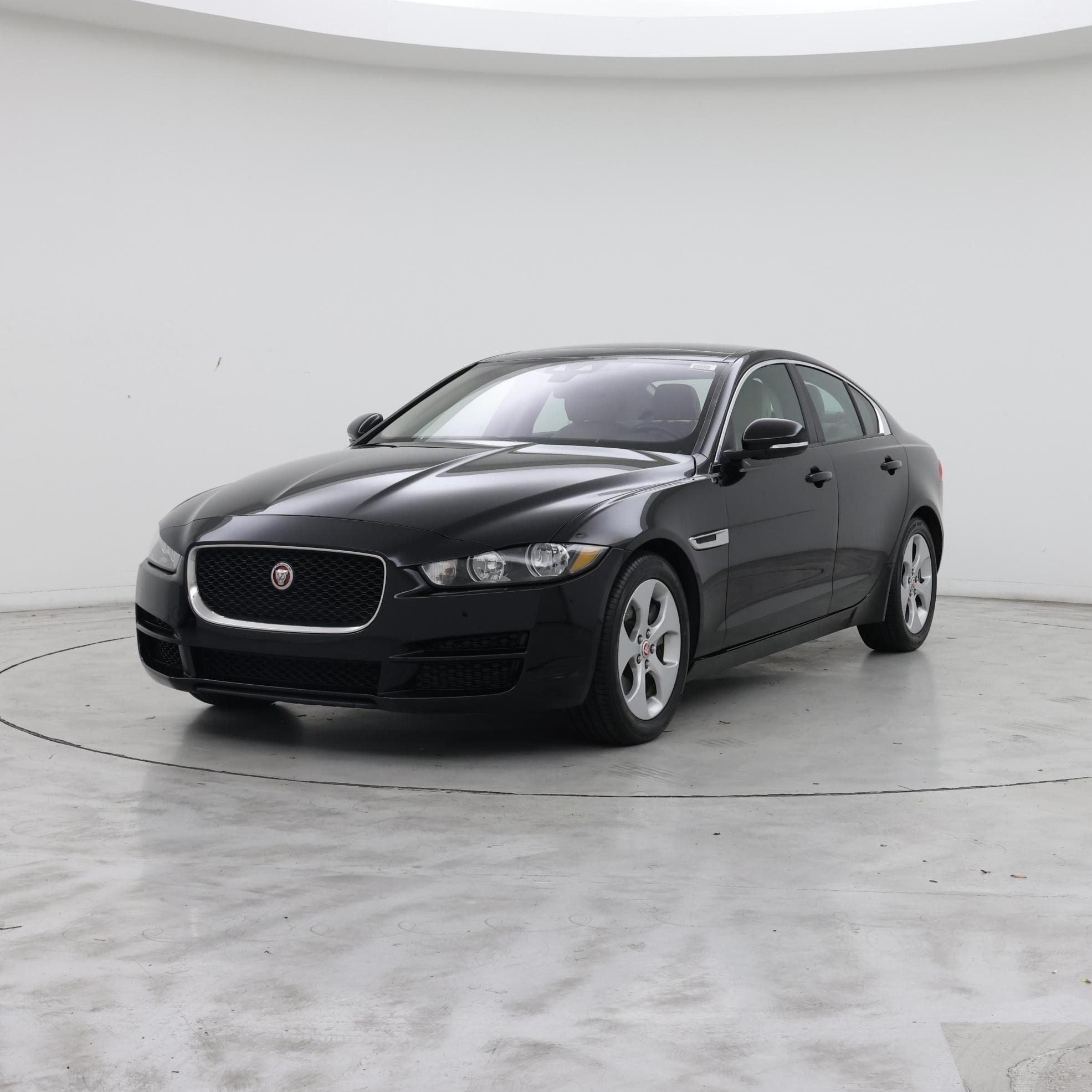 Thumbnail: 2018 Jaguar XE - 4