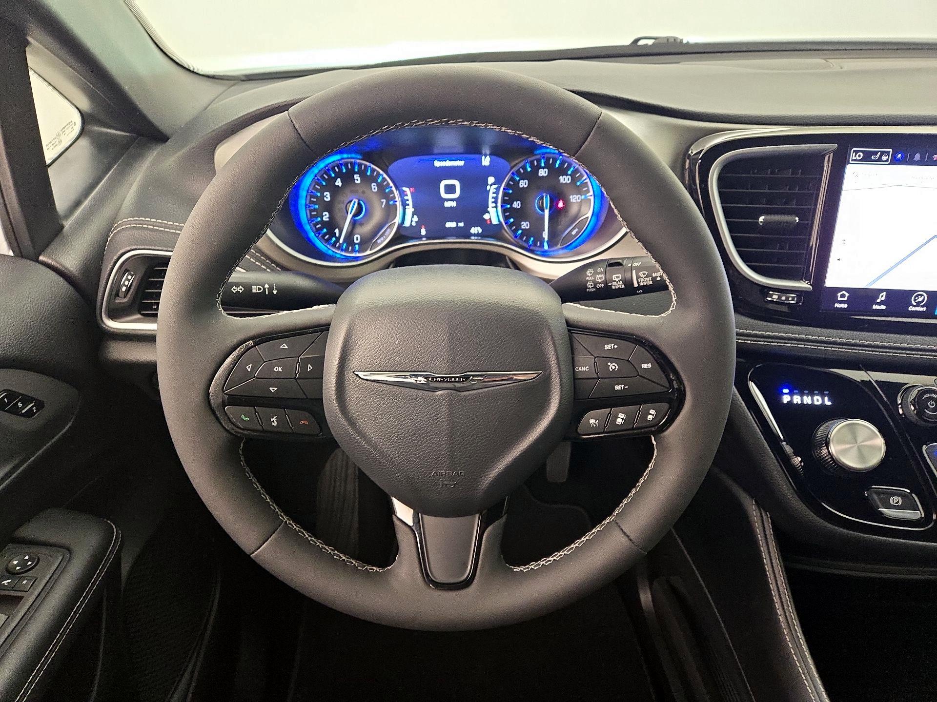 Thumbnail: 2024 Chrysler Pacifica - 10