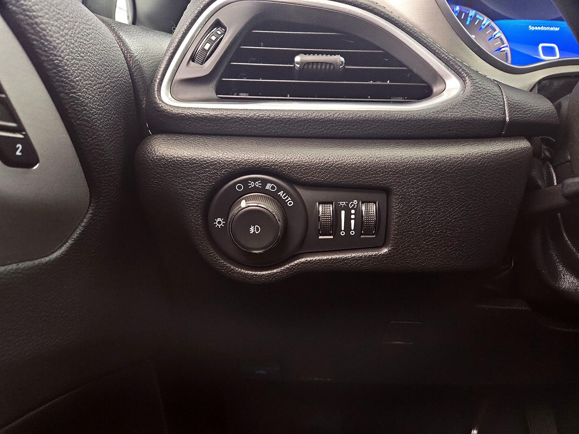 Thumbnail: 2024 Chrysler Pacifica - 13