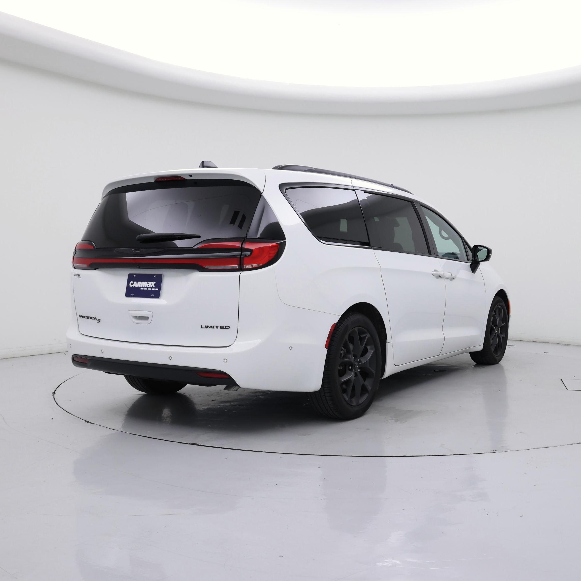 Thumbnail: 2024 Chrysler Pacifica - 8