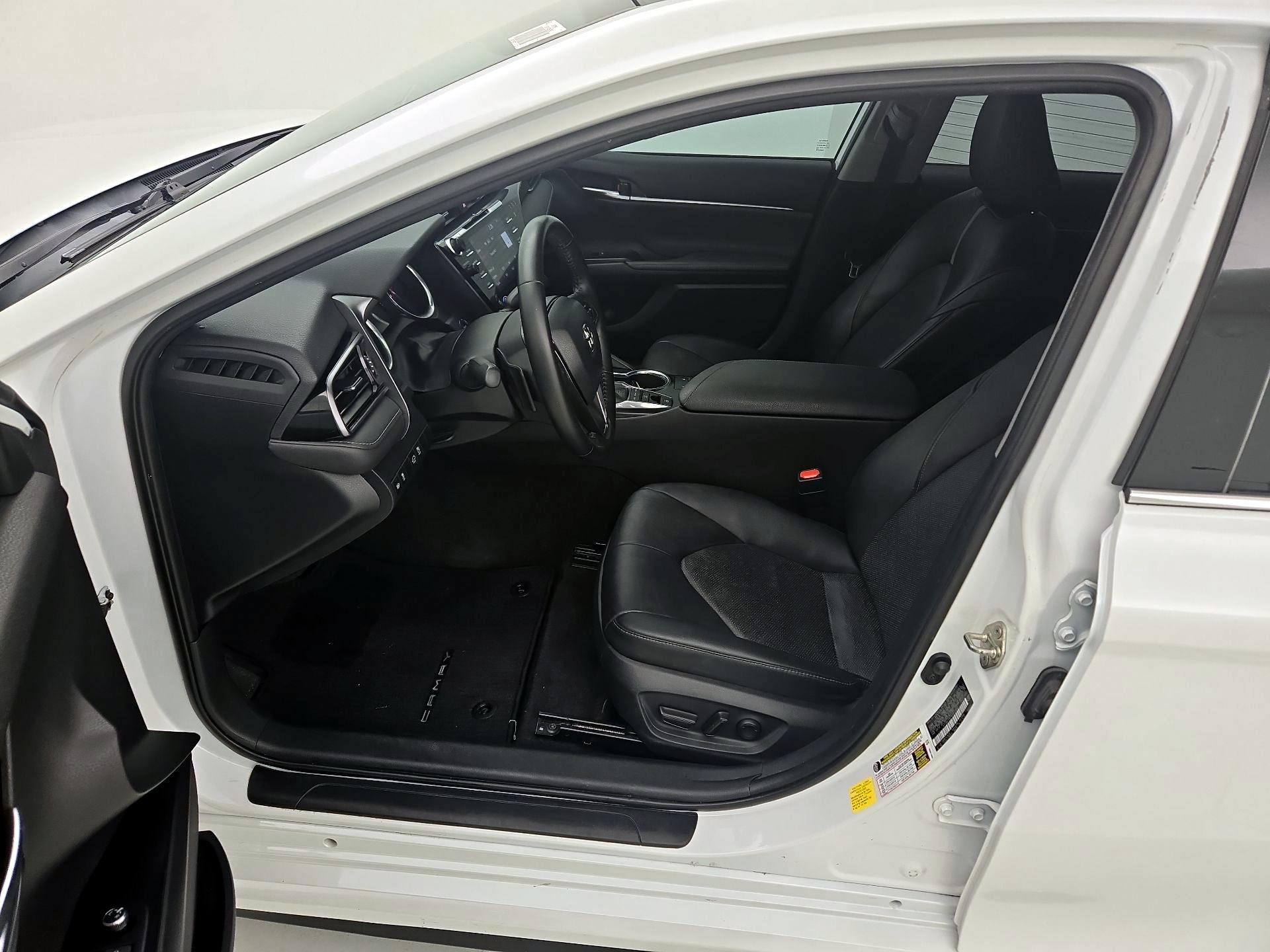 Thumbnail: 2019 Toyota Camry - 11