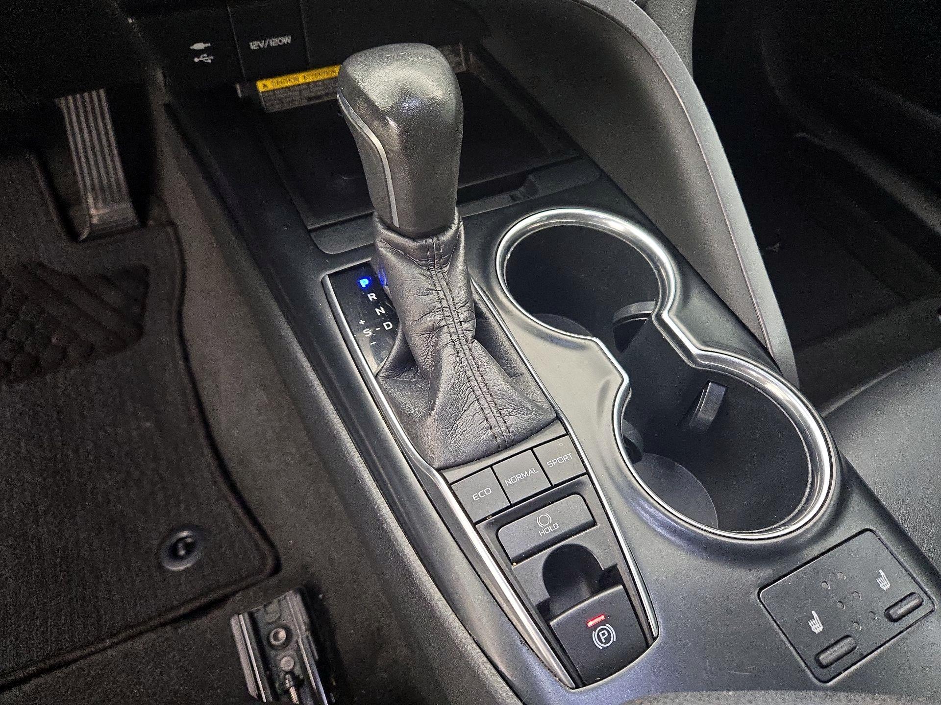 Thumbnail: 2019 Toyota Camry - 18