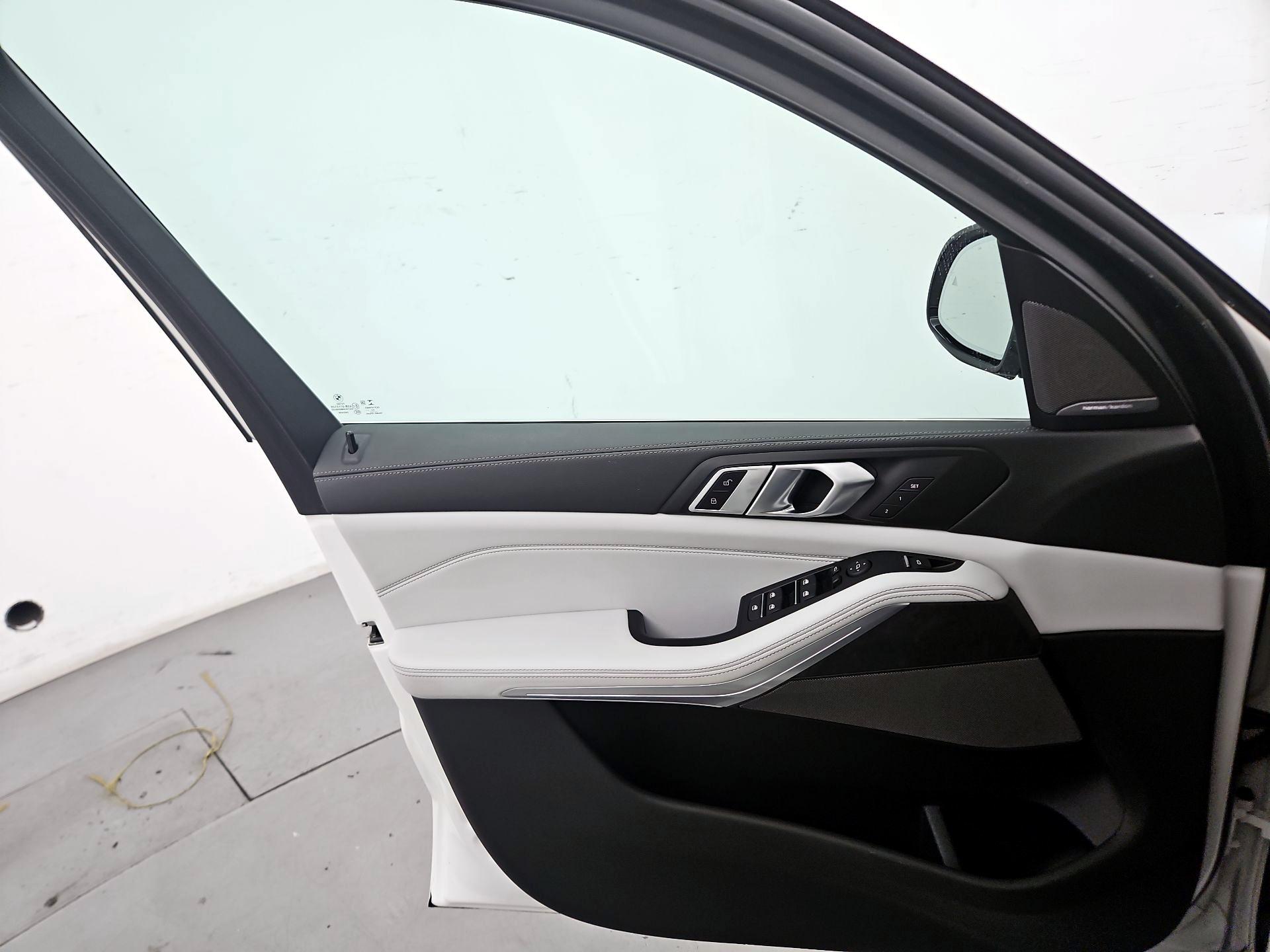 Thumbnail: 2023 BMW X5 - 12