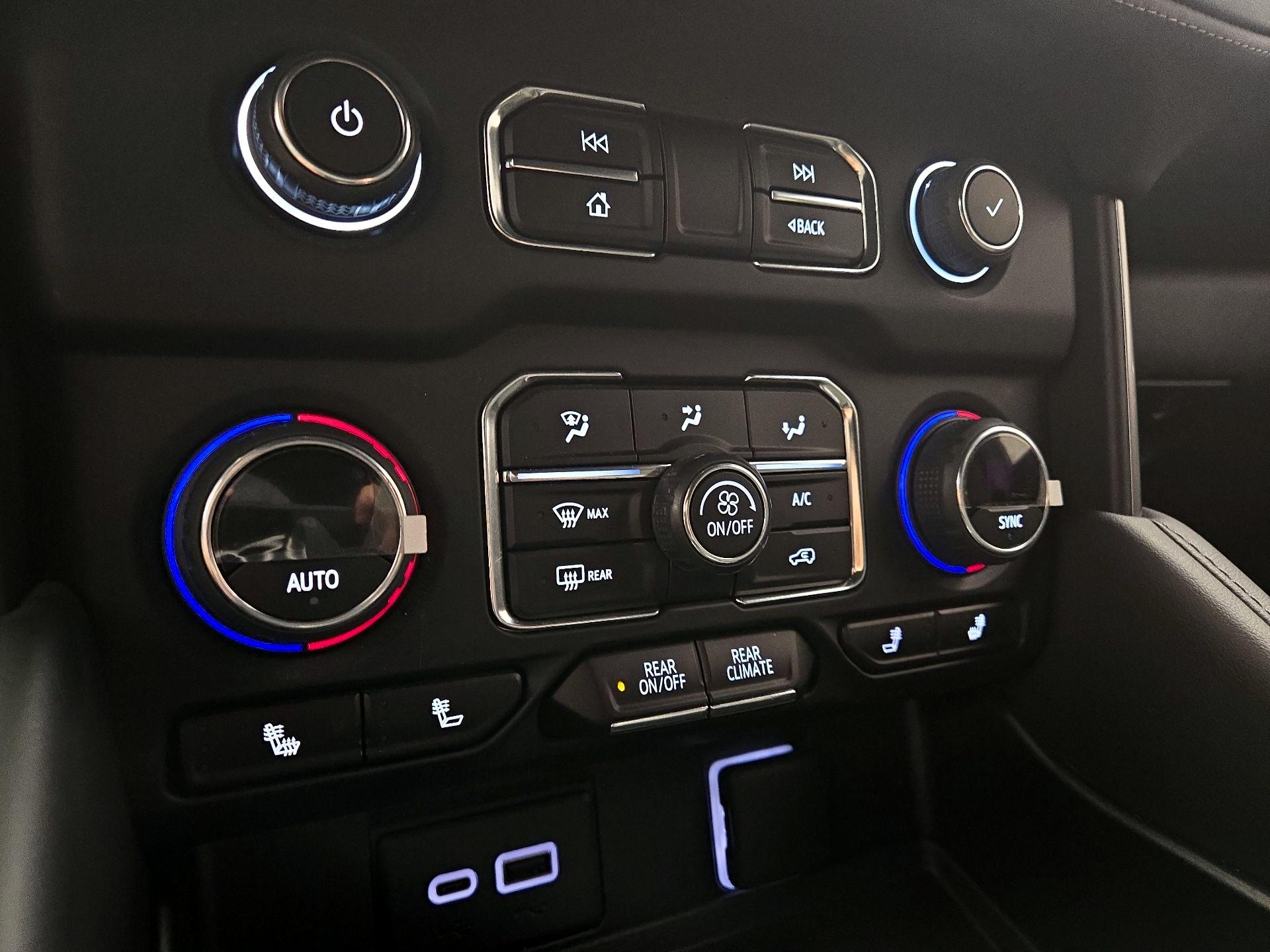 Thumbnail: 2024 Chevrolet Tahoe - 17