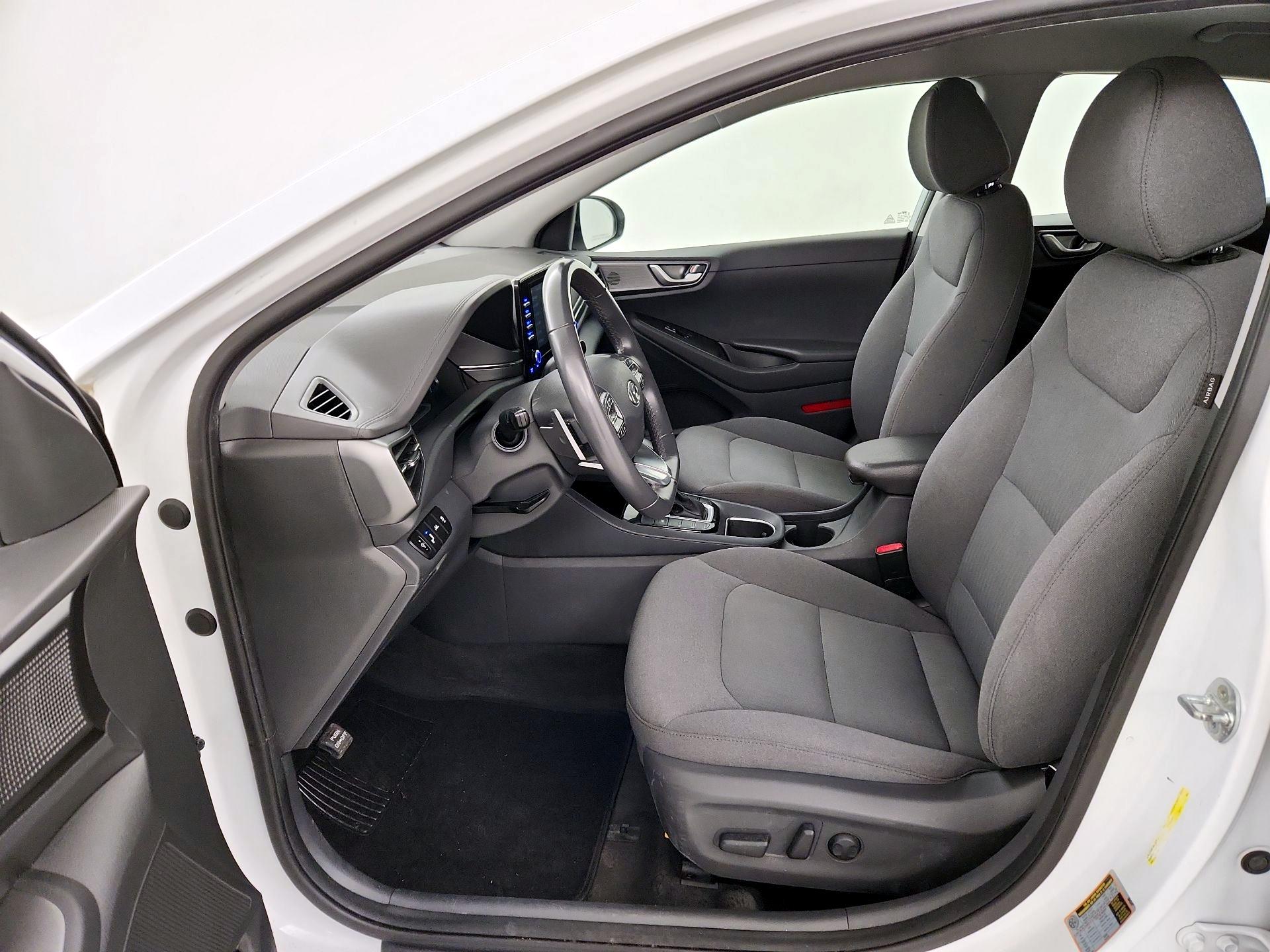 Thumbnail: 2020 Hyundai Ioniq - 11