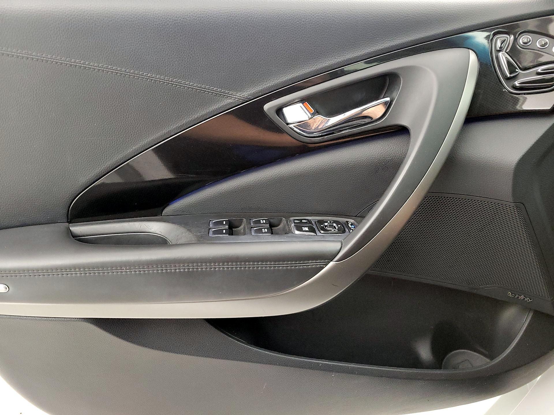 Thumbnail: 2016 Hyundai Azera - 10