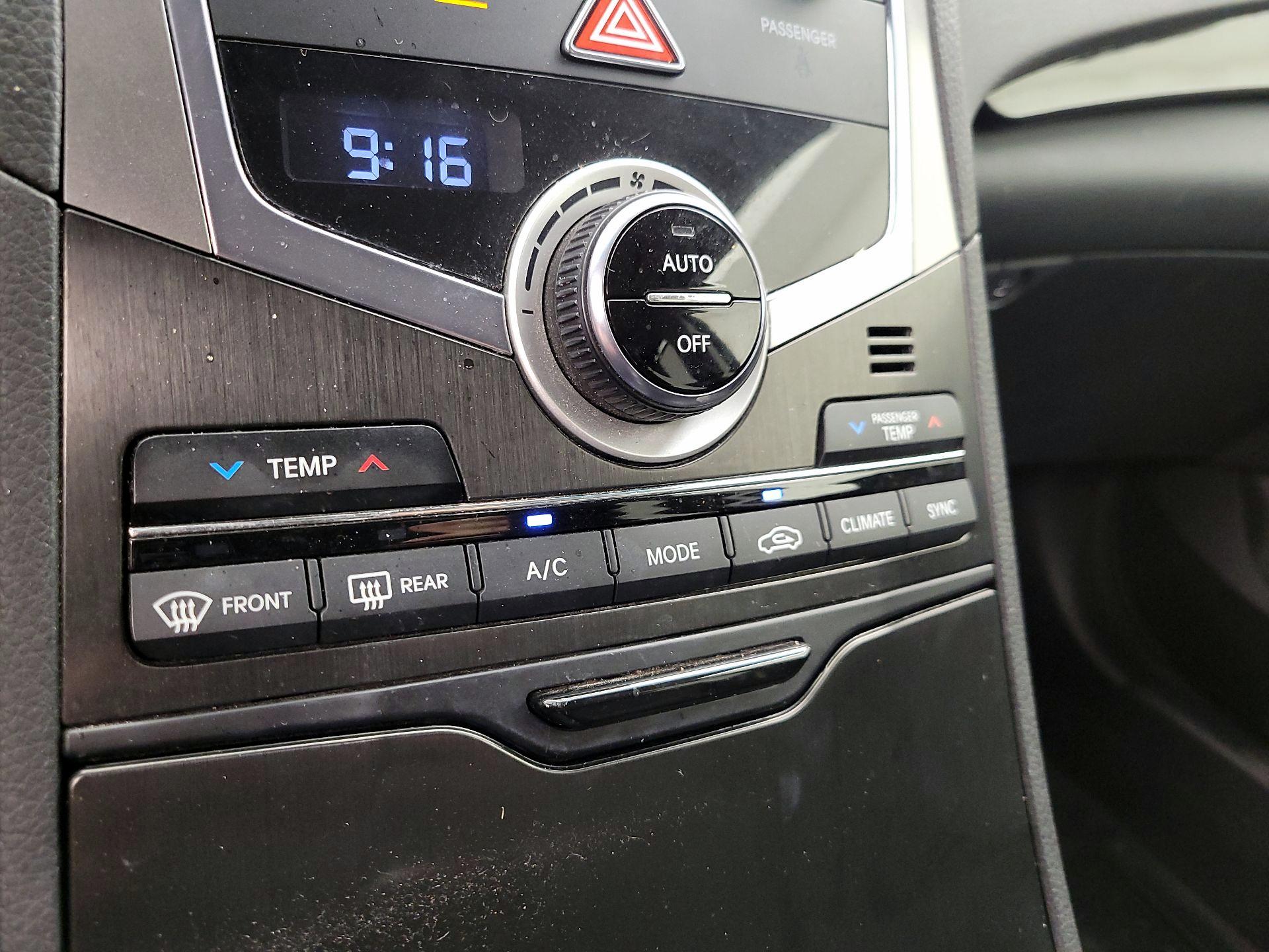 Thumbnail: 2016 Hyundai Azera - 15