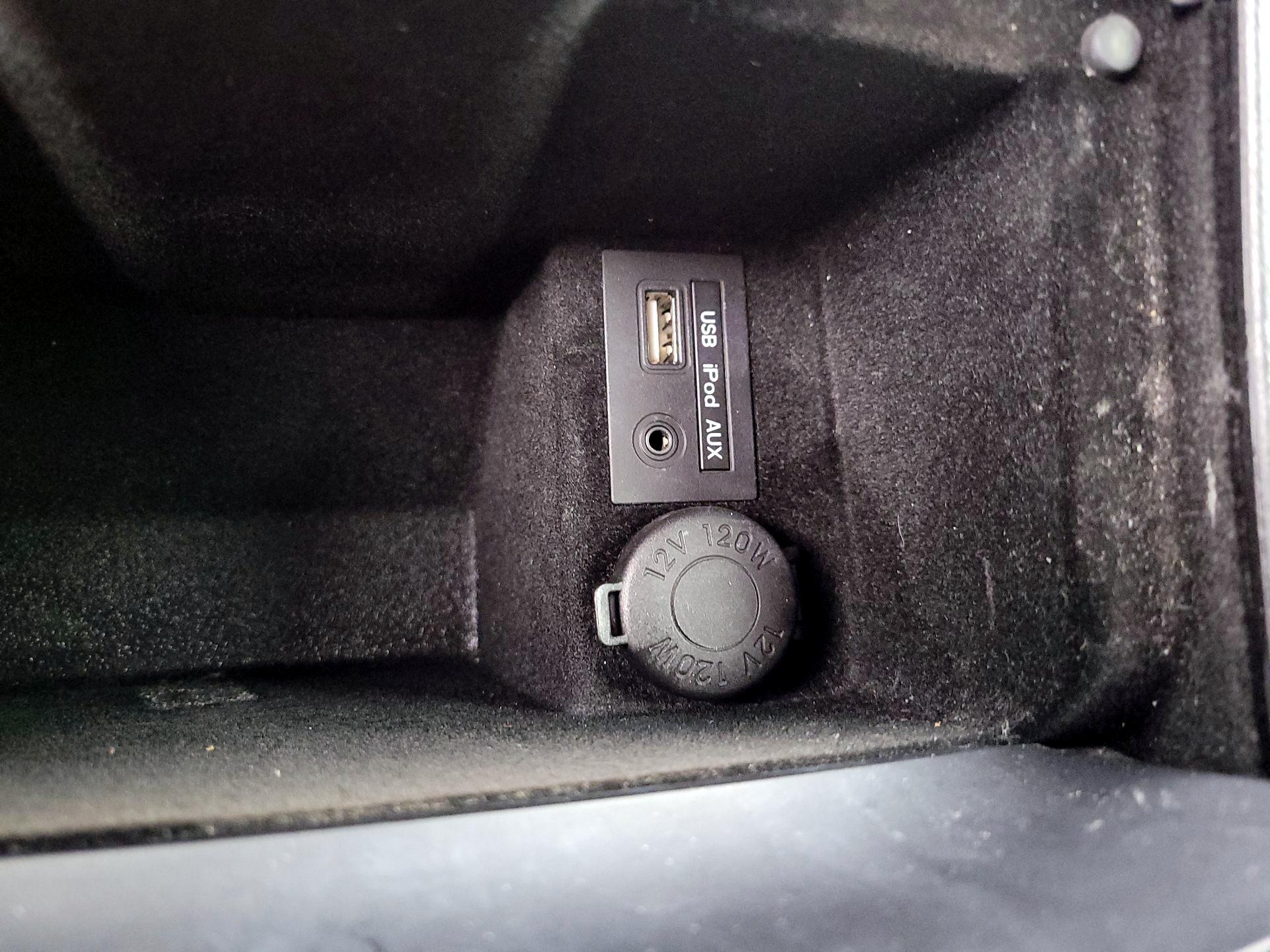 Thumbnail: 2016 Hyundai Azera - 17