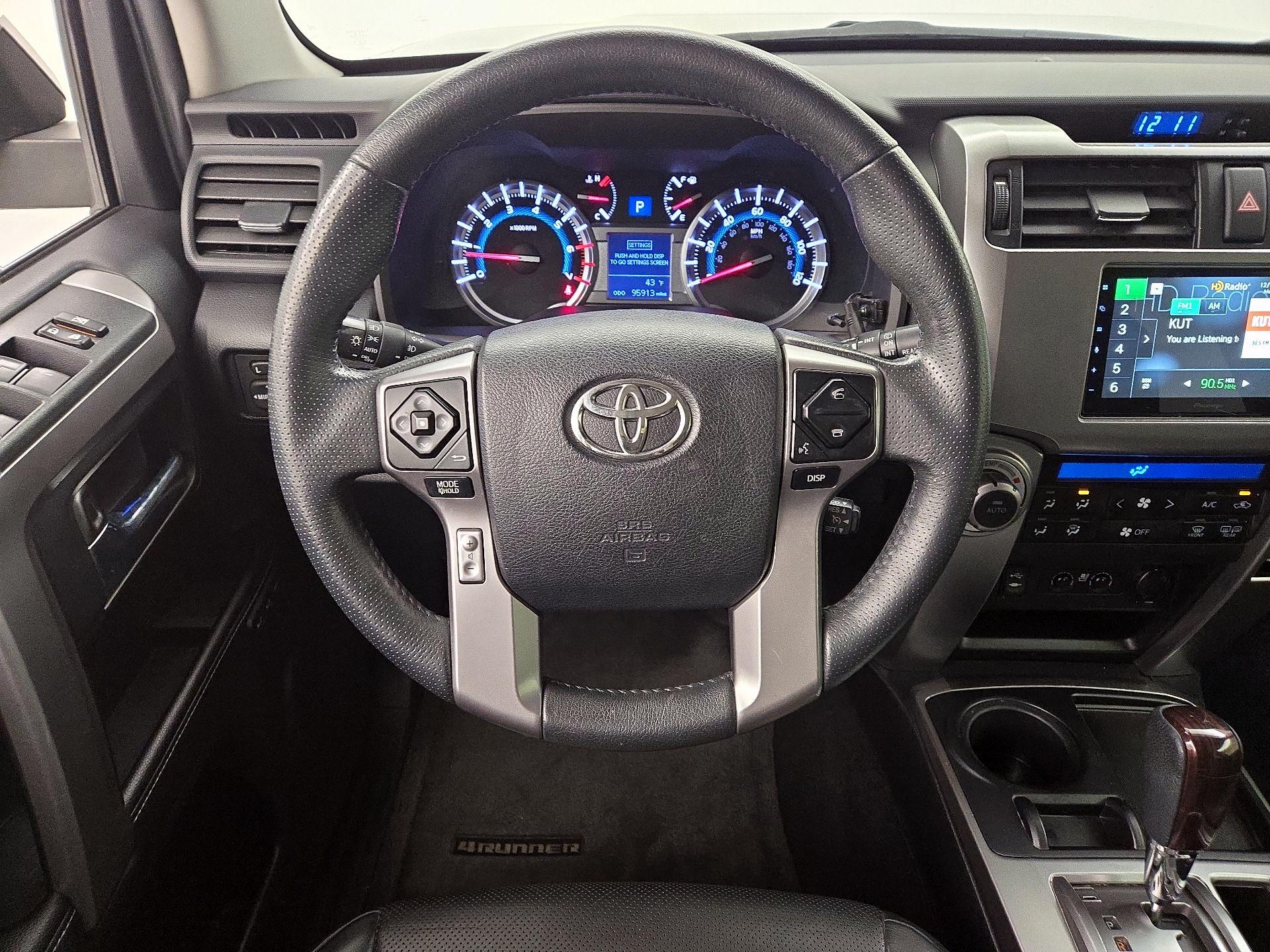 Thumbnail: 2015 Toyota 4Runner - 10