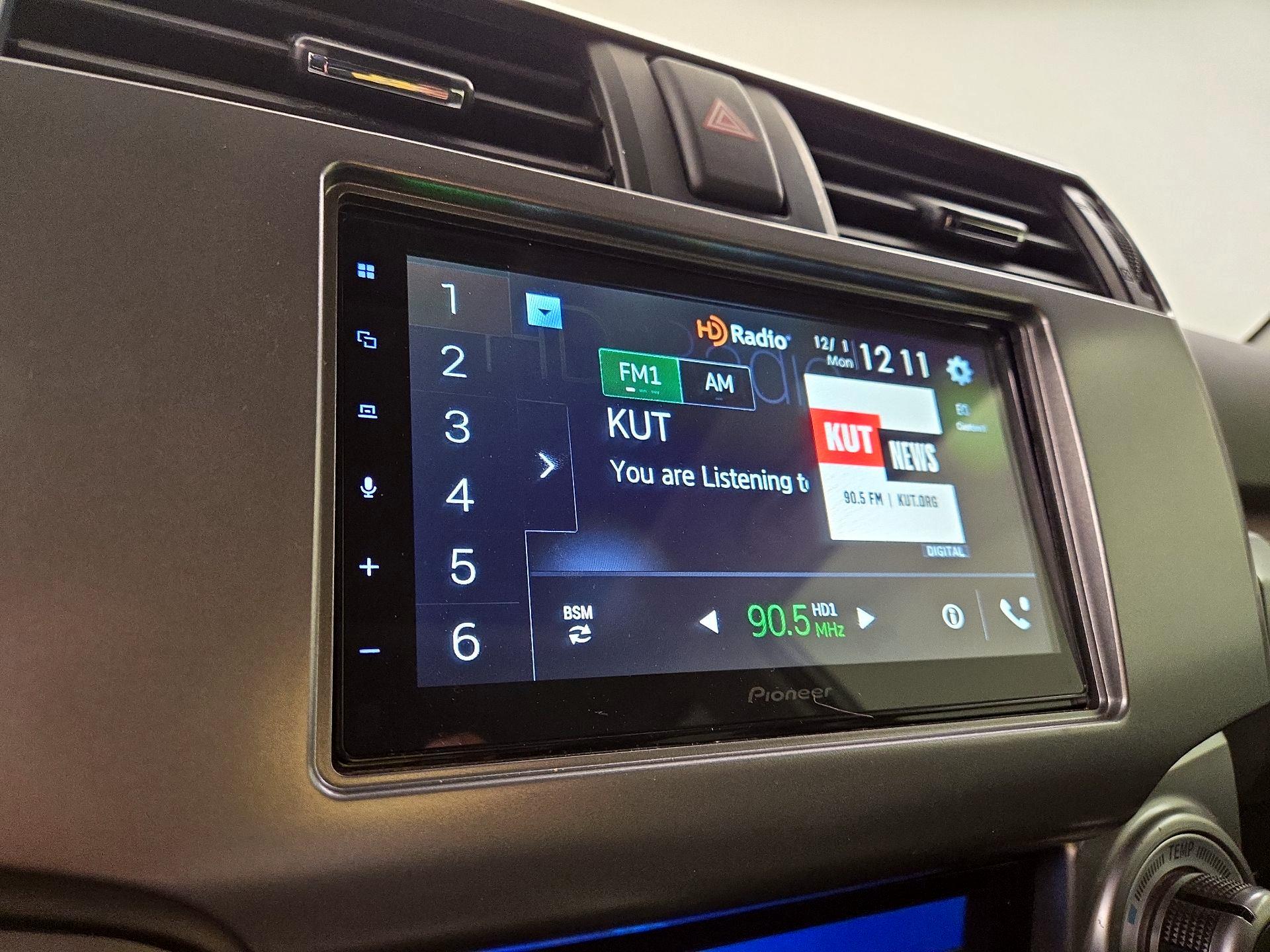 Thumbnail: 2015 Toyota 4Runner - 15