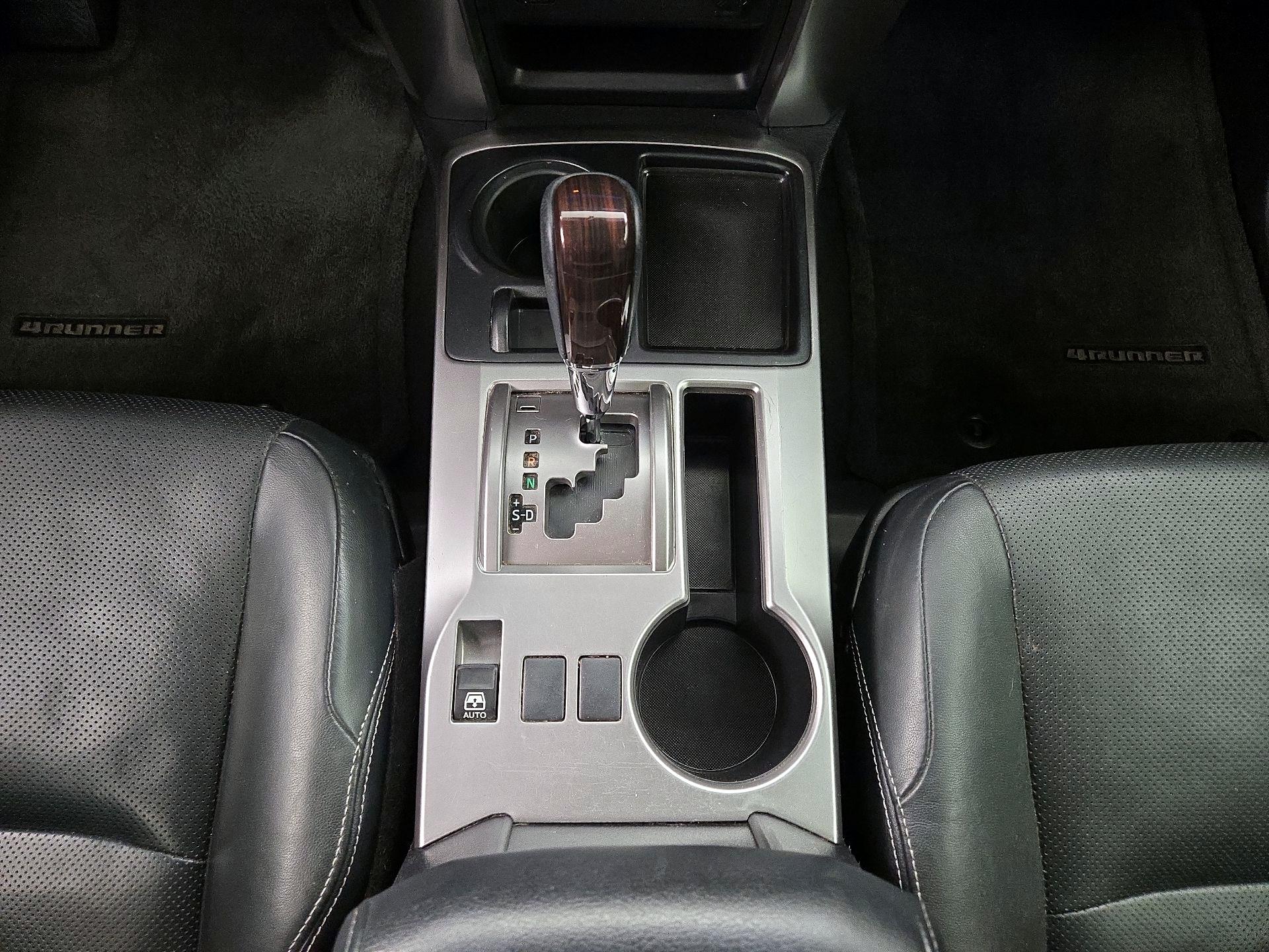 Thumbnail: 2015 Toyota 4Runner - 17