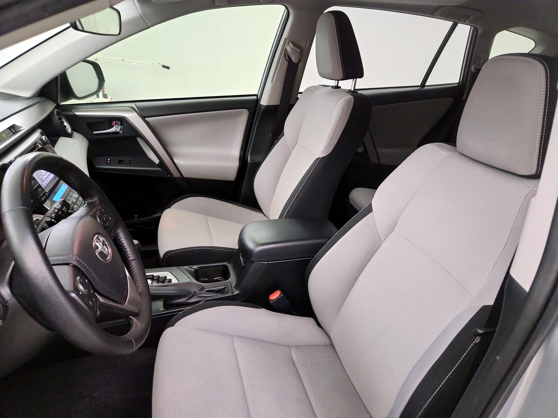 Thumbnail: 2018 Toyota RAV4 - 11