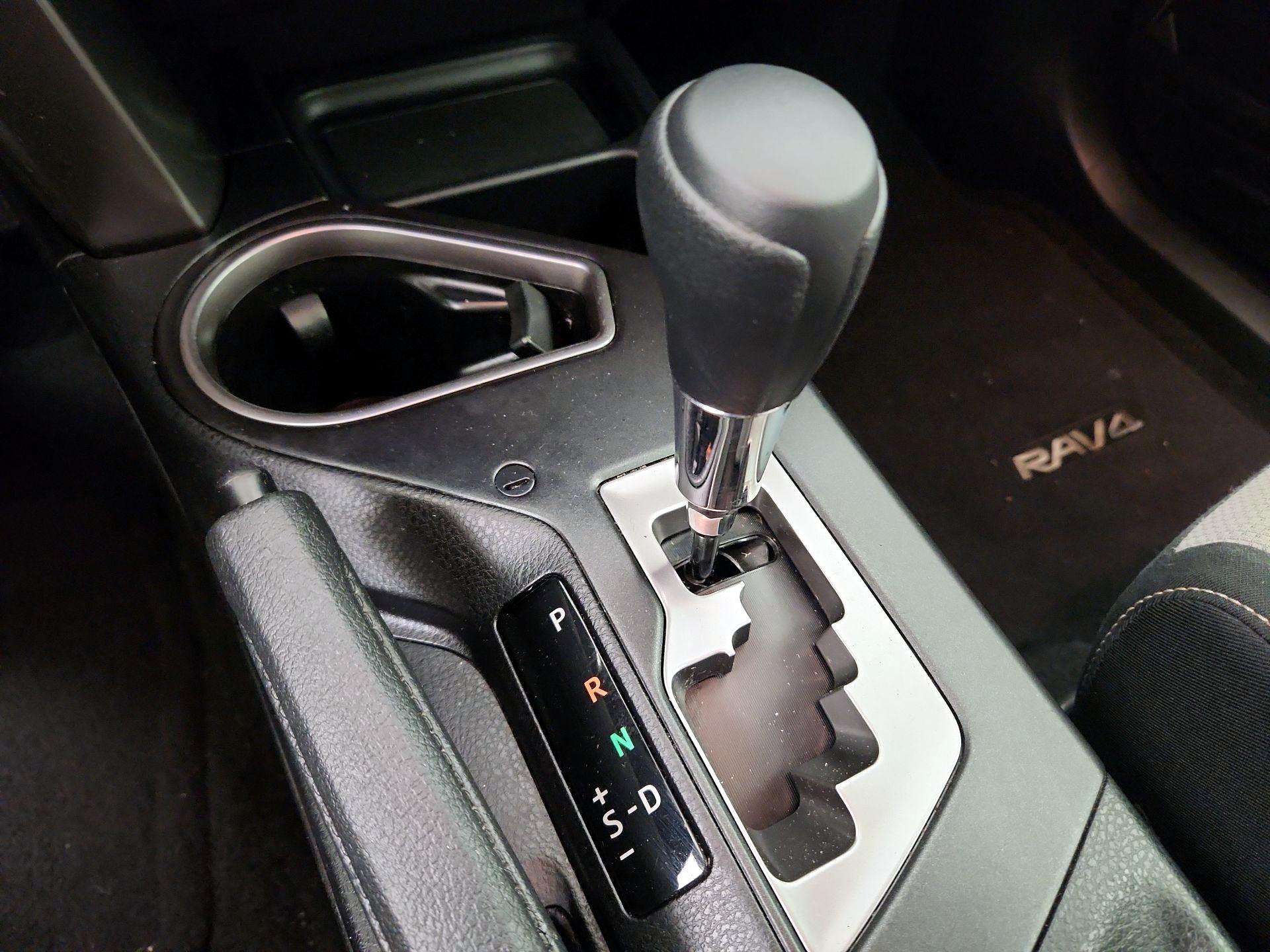 Thumbnail: 2018 Toyota RAV4 - 17