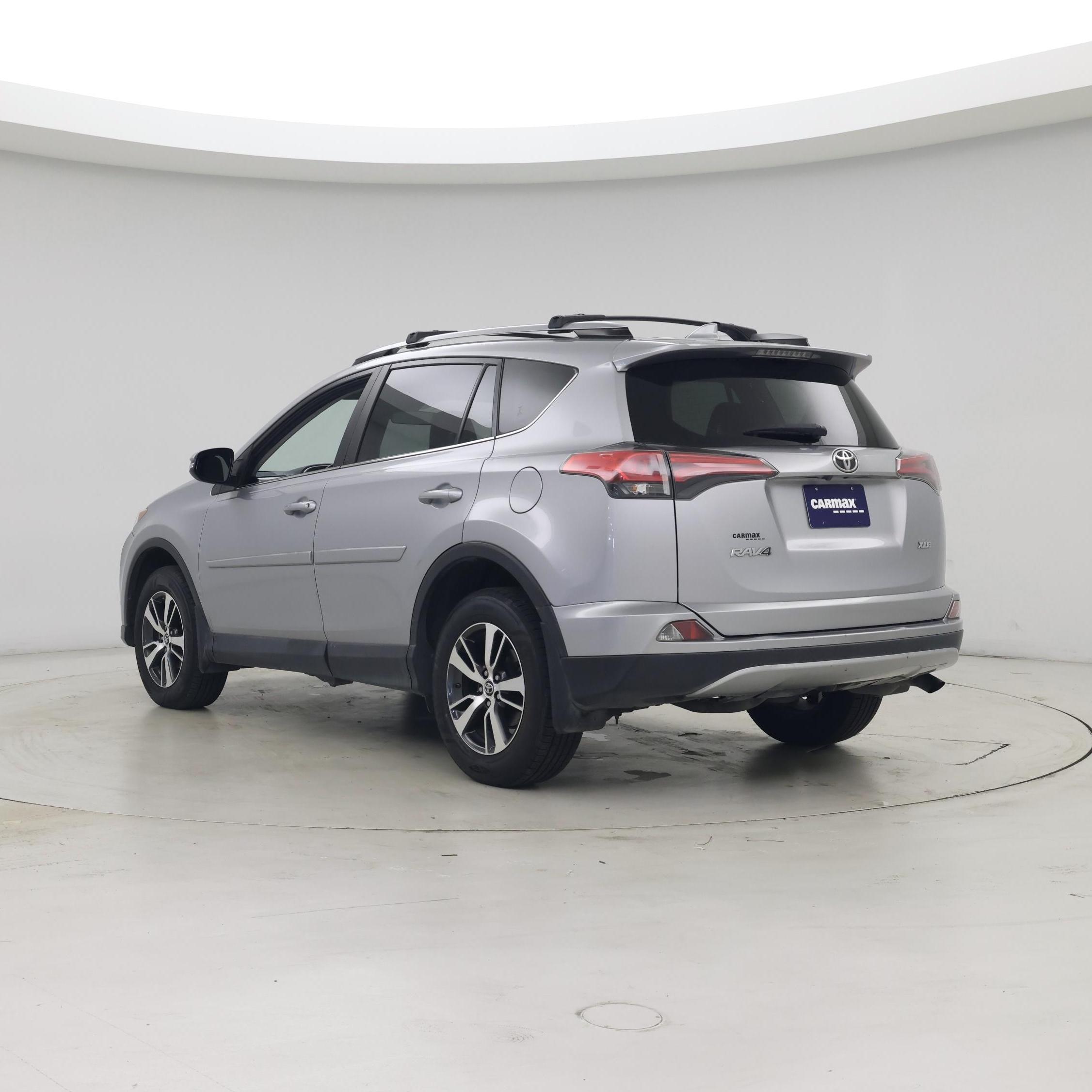 Thumbnail: 2018 Toyota RAV4 - 2