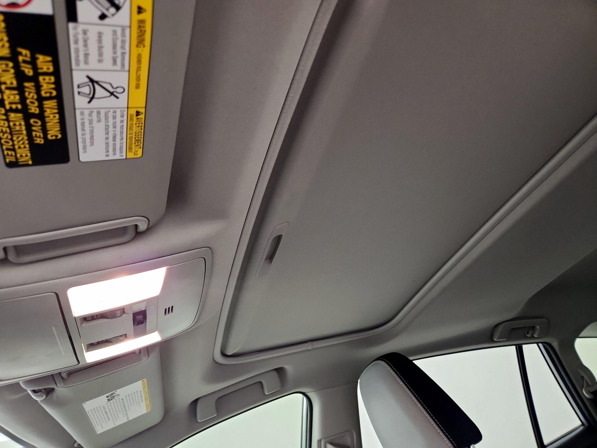 Thumbnail: 2018 Toyota RAV4 - 19