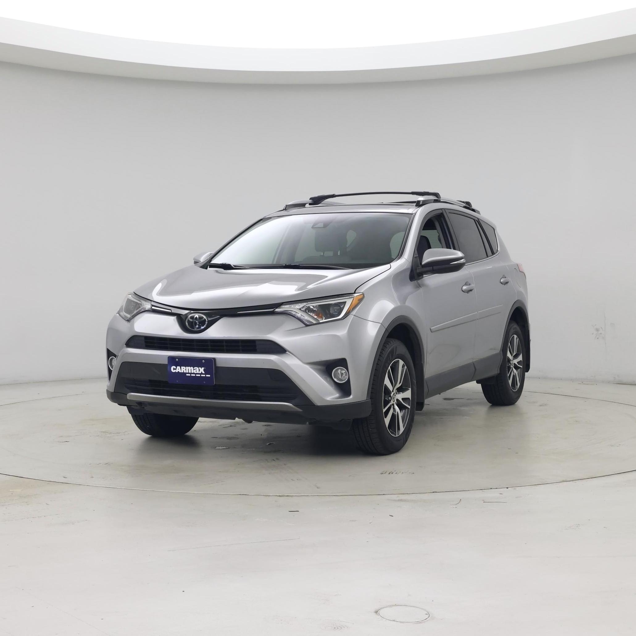 Thumbnail: 2018 Toyota RAV4 - 4