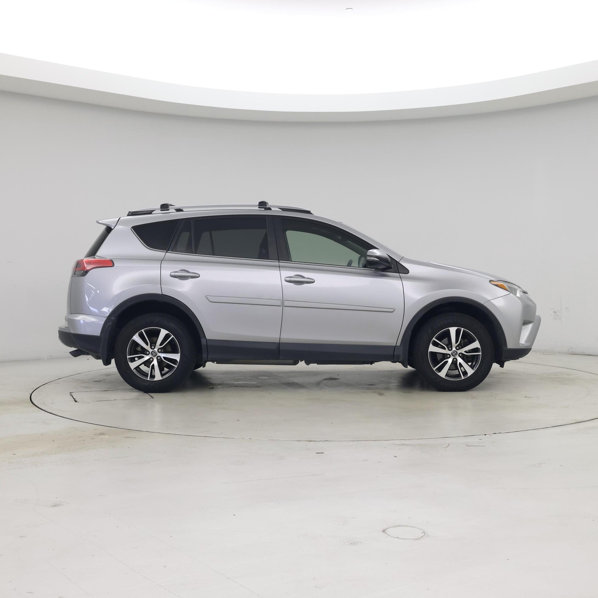 Thumbnail: 2018 Toyota RAV4 - 7