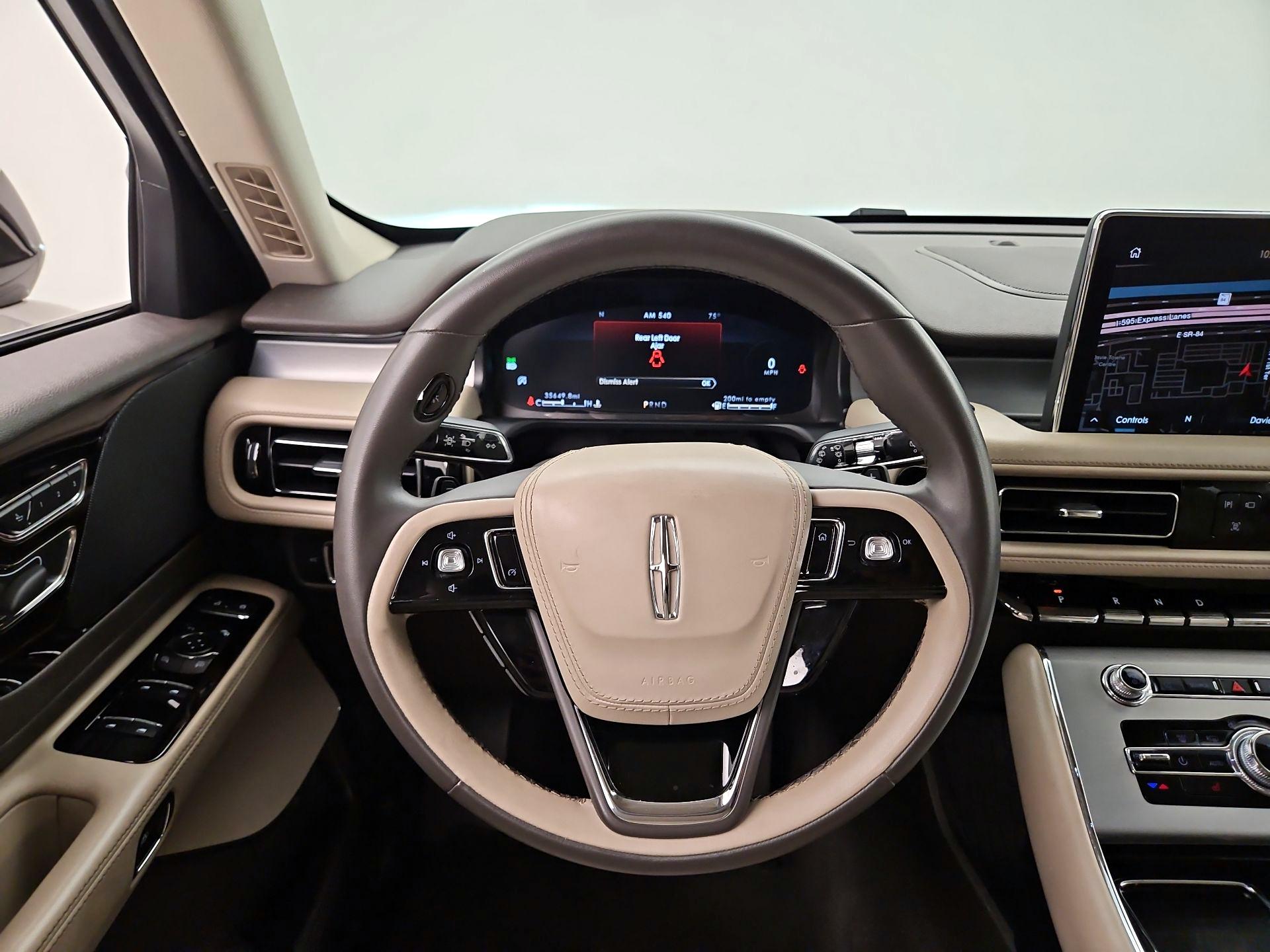 Thumbnail: 2023 Lincoln Aviator - 10