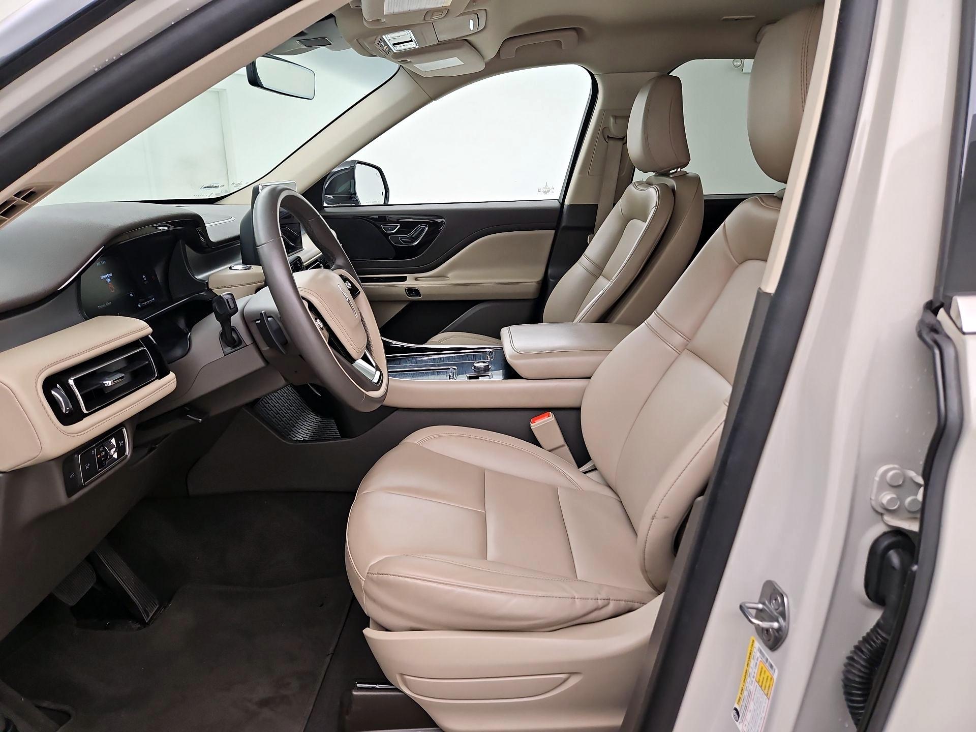 Thumbnail: 2023 Lincoln Aviator - 11