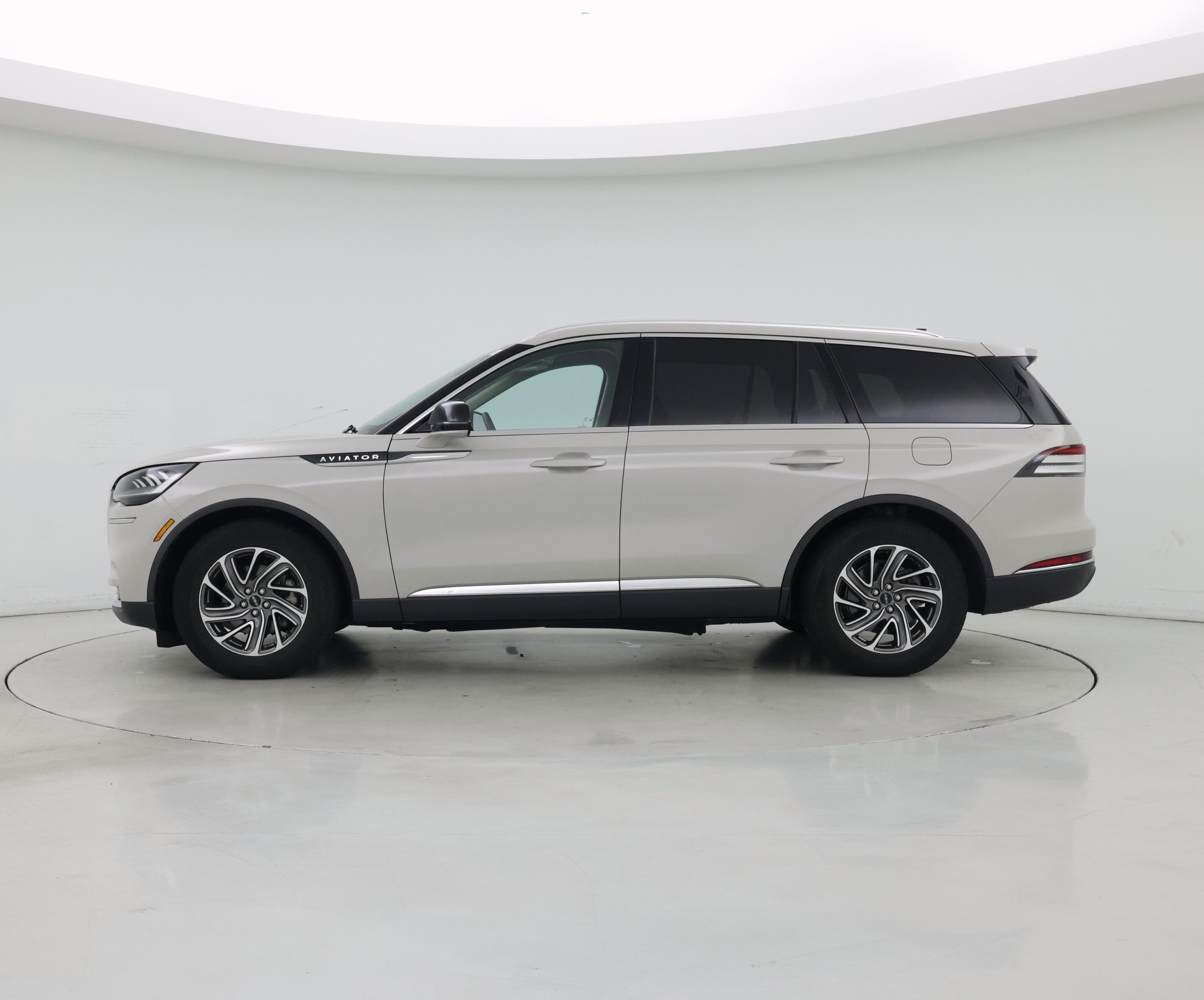 Thumbnail: 2023 Lincoln Aviator - 3