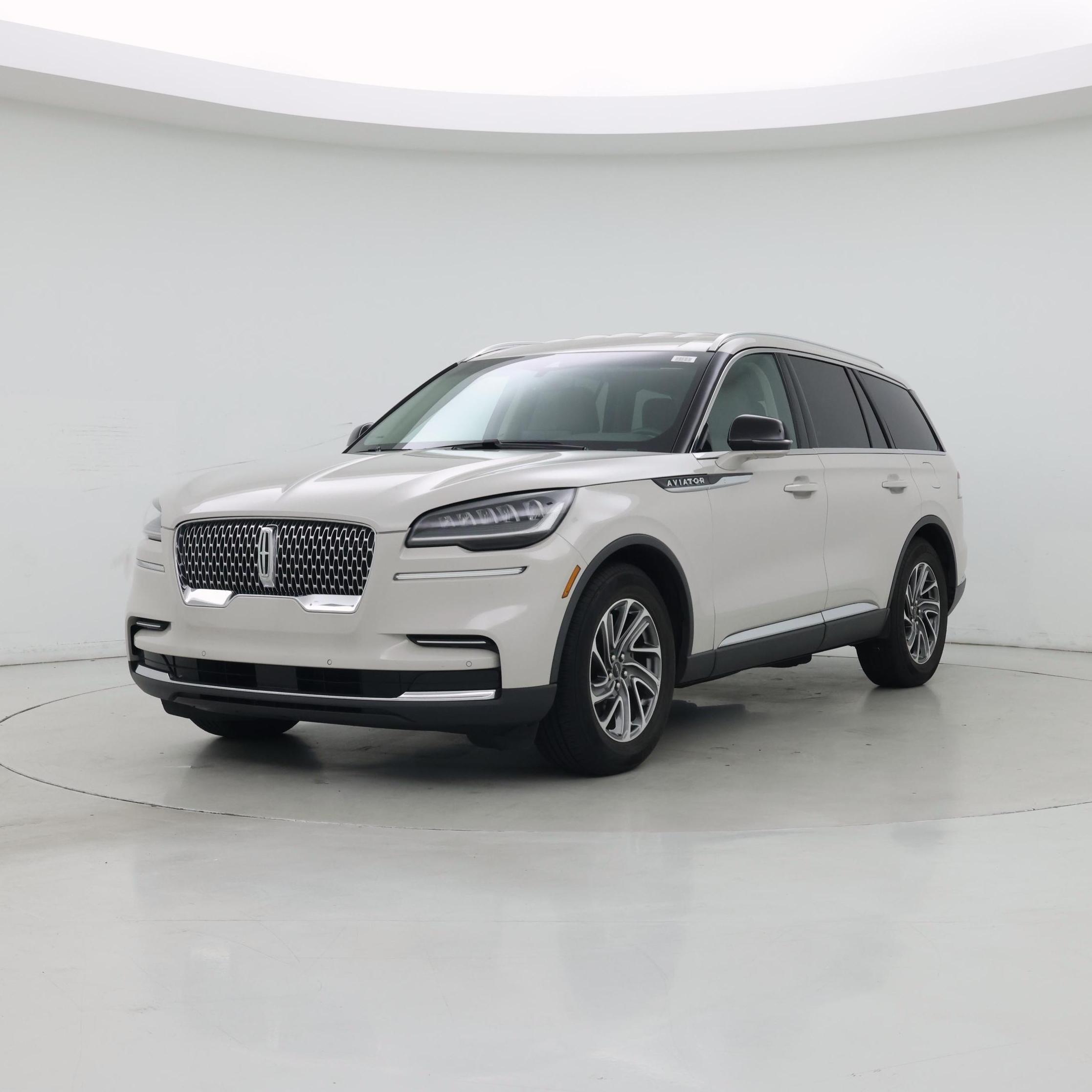 Thumbnail: 2023 Lincoln Aviator - 4
