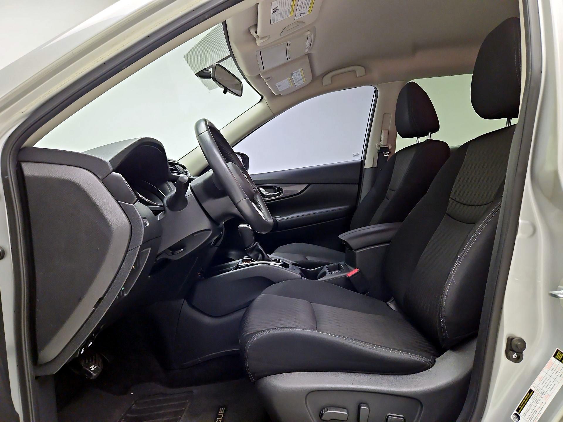 Thumbnail: 2017 Nissan Rogue - 11