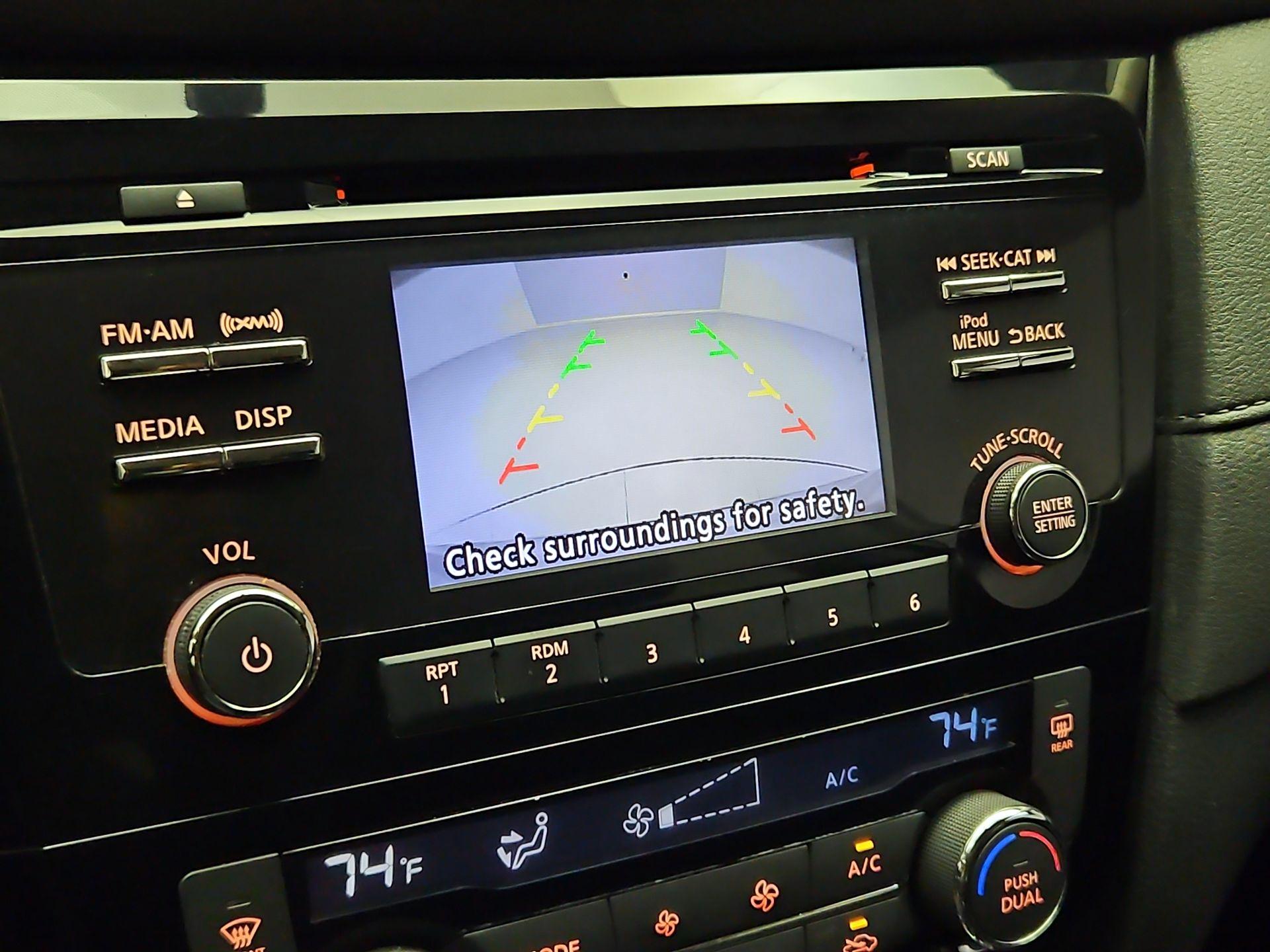 Thumbnail: 2017 Nissan Rogue - 14