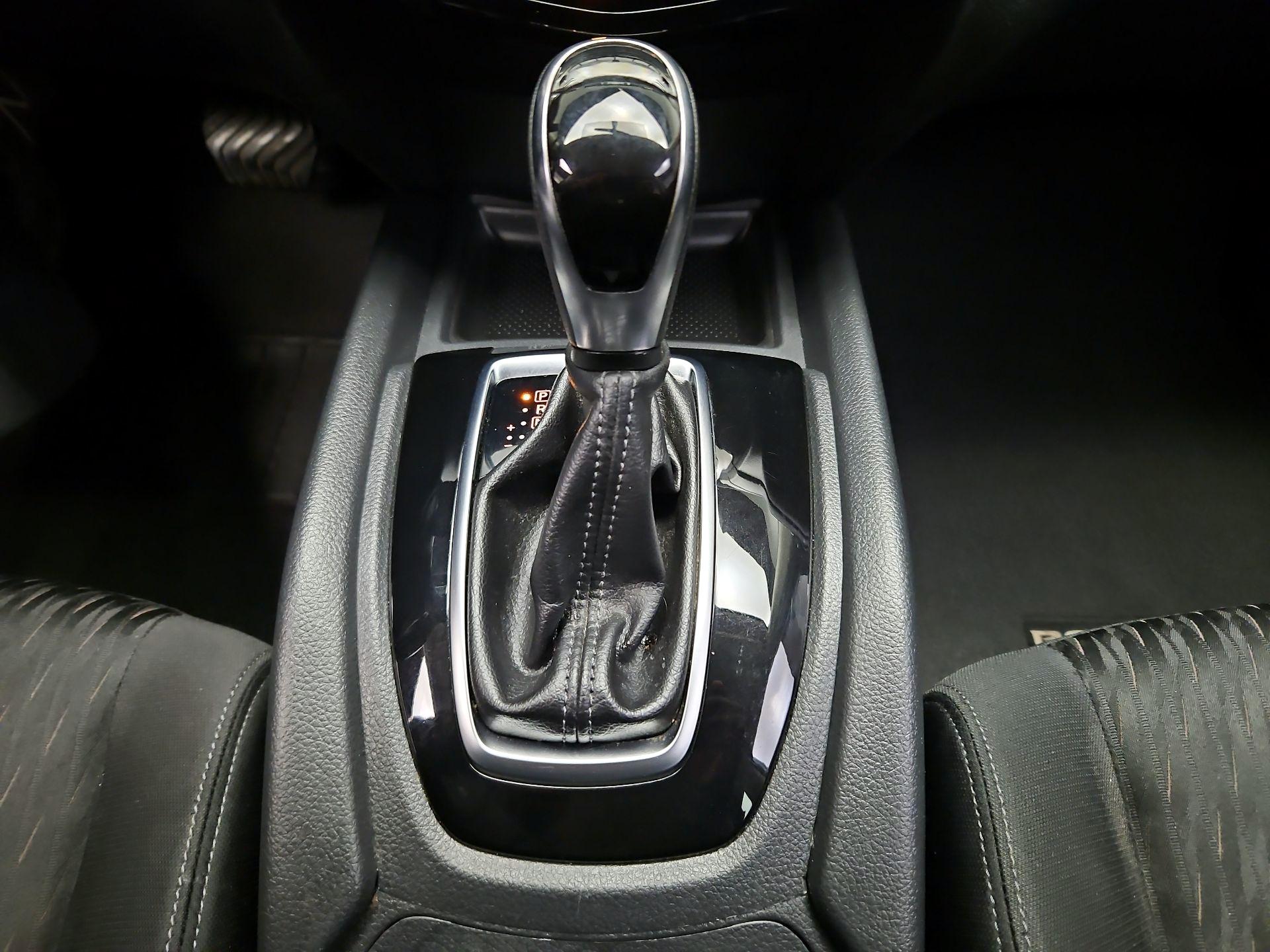 Thumbnail: 2017 Nissan Rogue - 17