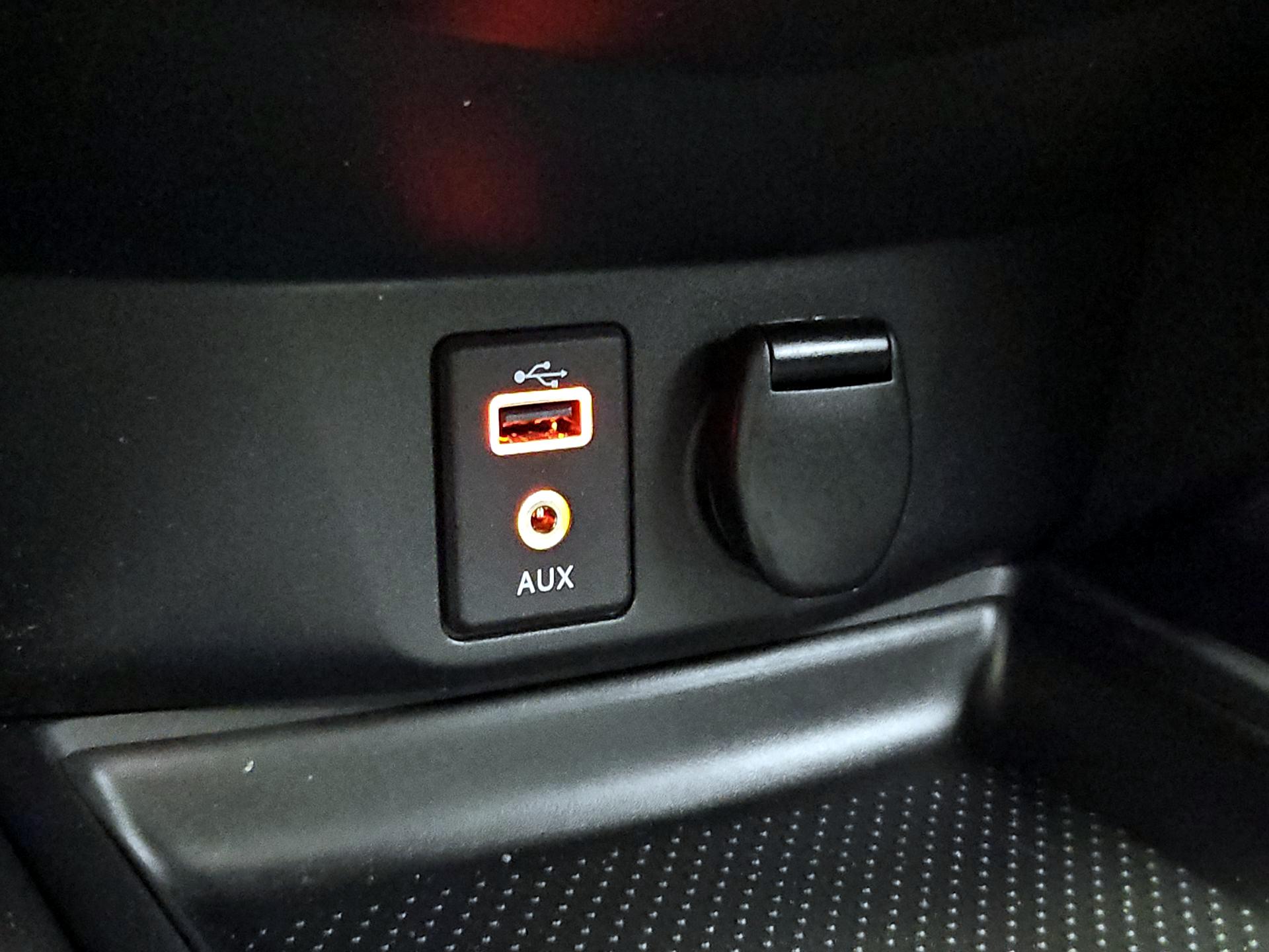 Thumbnail: 2017 Nissan Rogue - 18