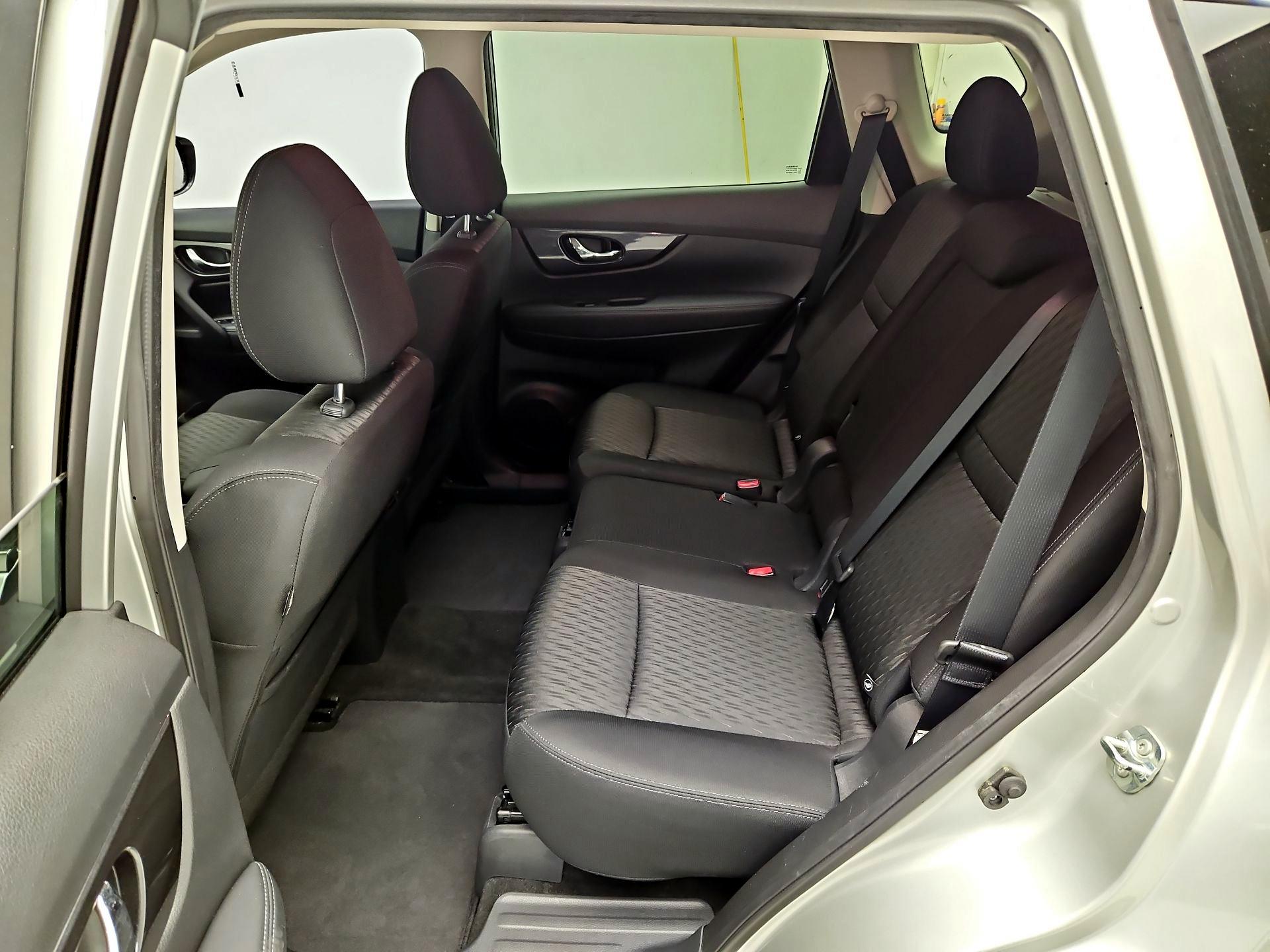 Thumbnail: 2017 Nissan Rogue - 19