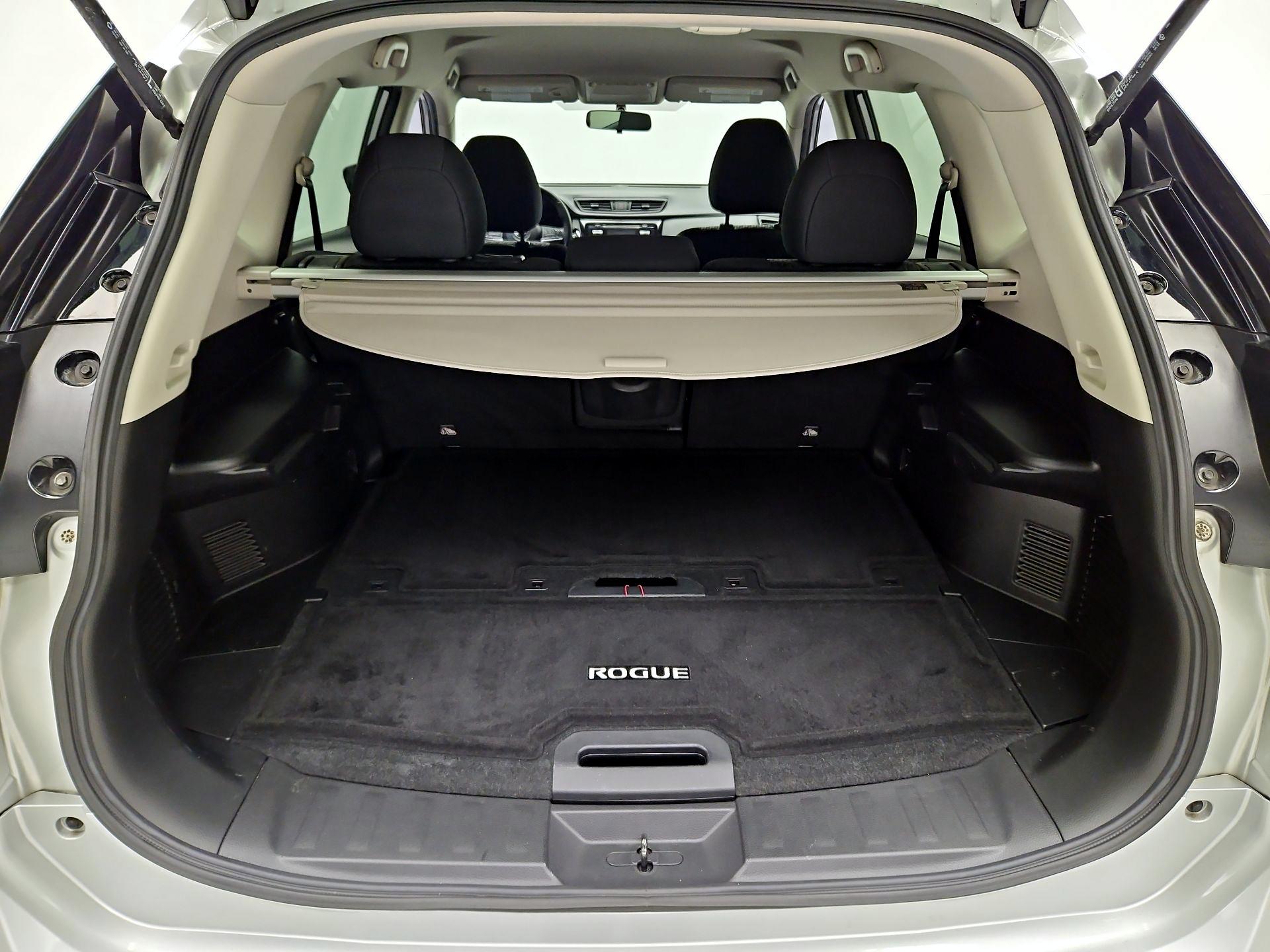 Thumbnail: 2017 Nissan Rogue - 20